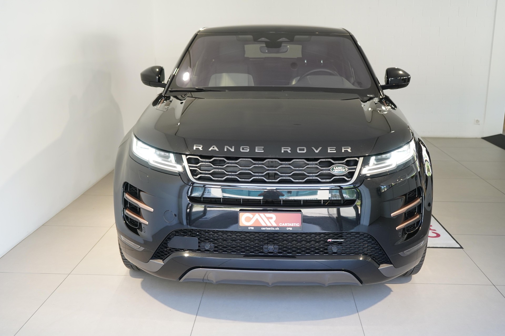 LAND ROVER Range Rover Evoque 2.0 T R-Dynamic SE-showroom-element-1