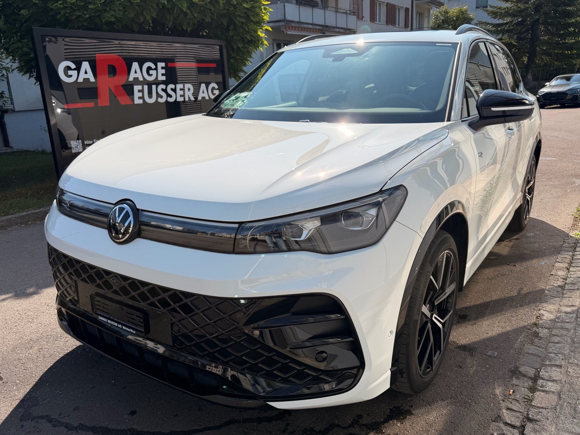 VW Tiguan 2.0 TSI DSG 4MOTION R-LINE *** PANORAMAGLASDACH & 360 GRAD KAMERA ***