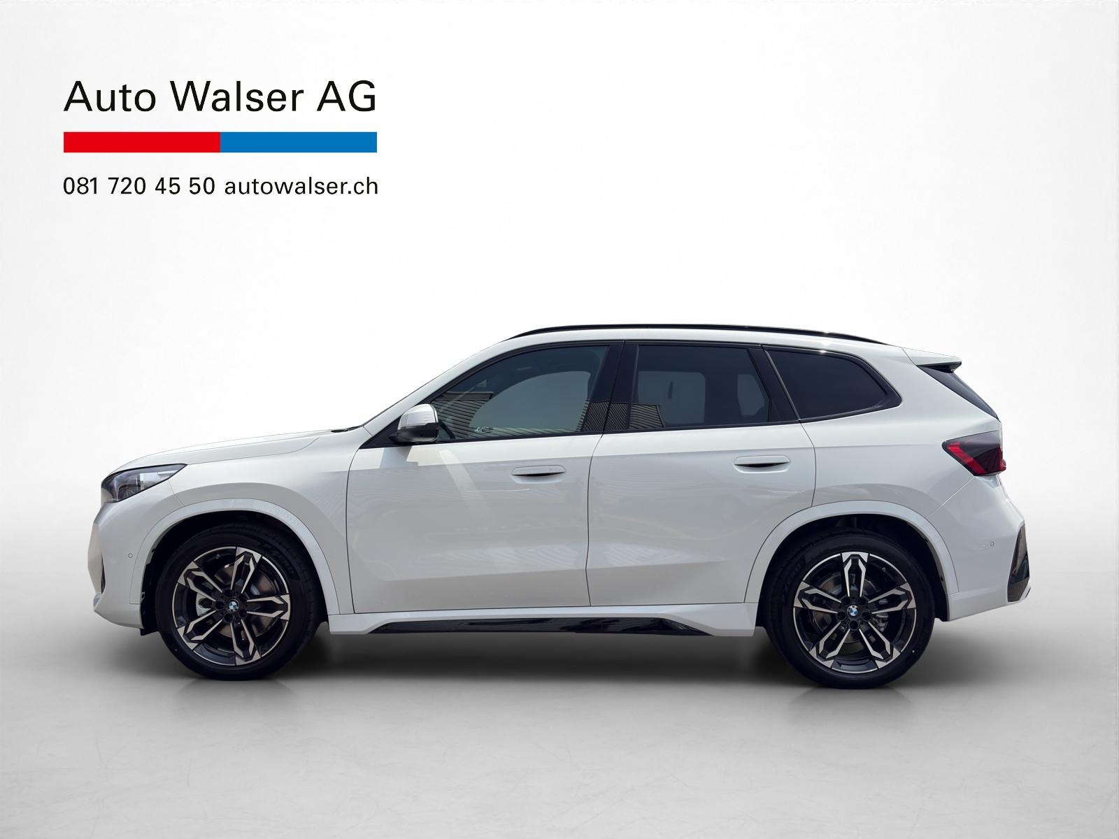 BMW iX1 30 xDrive-showroom-element-1