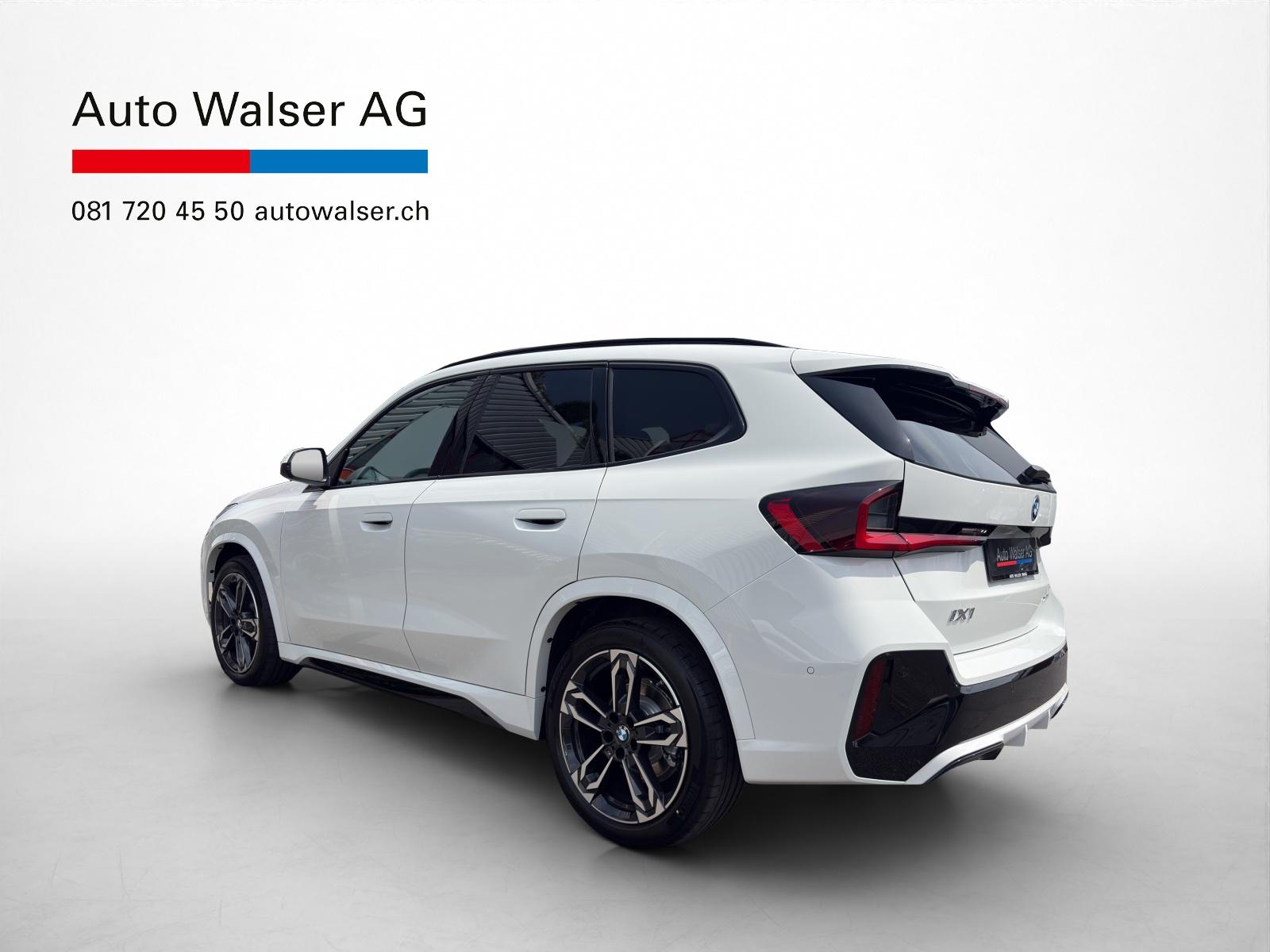 BMW iX1 30 xDrive-showroom-element-2