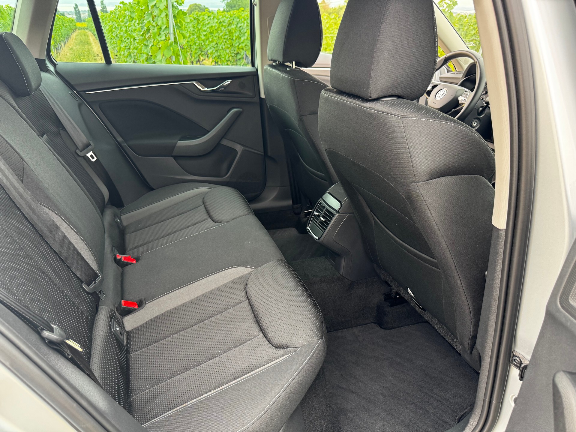 SKODA KAMIQ 1.0 TSI Tour-image-12
