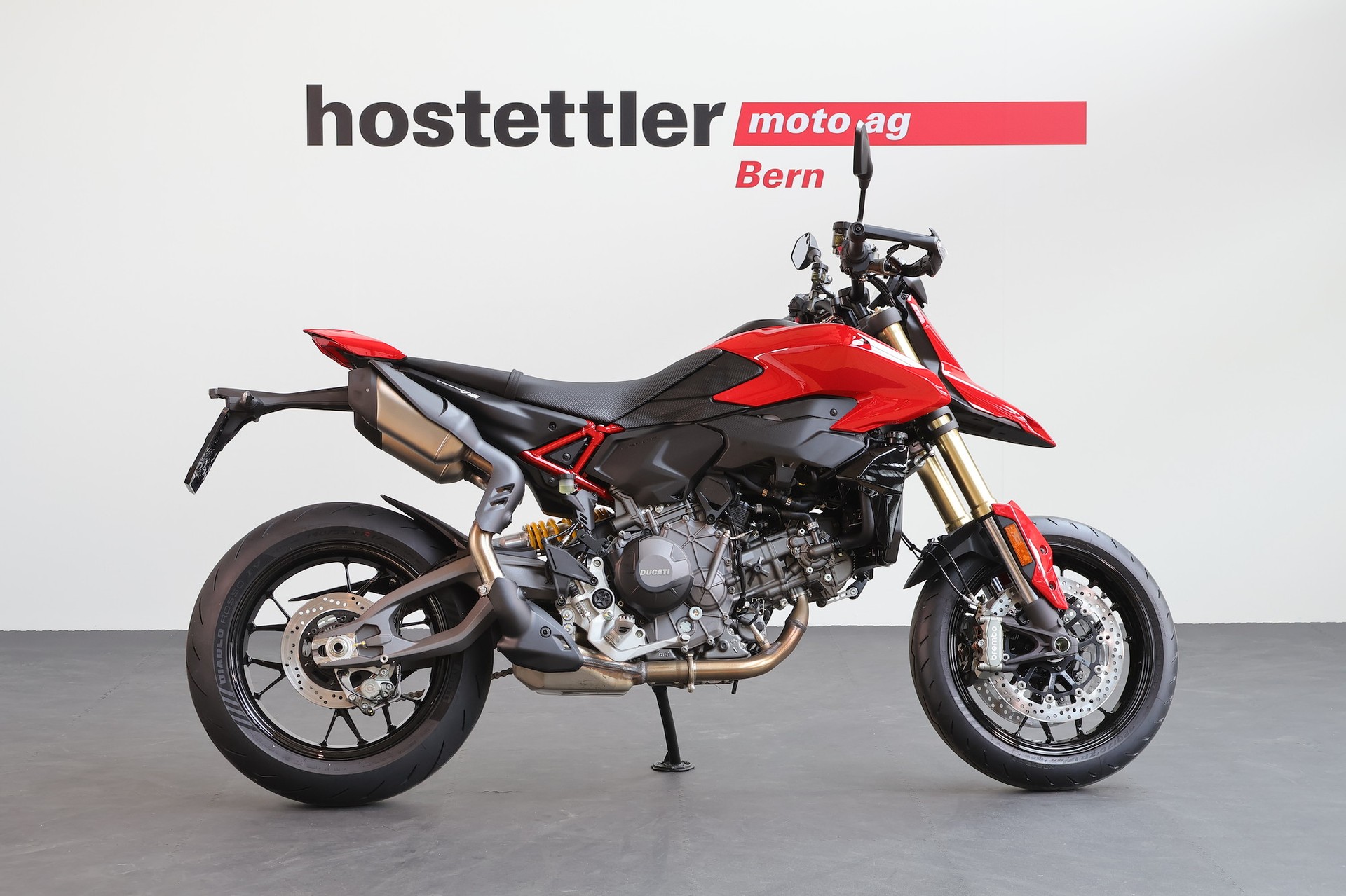 DUCATI Hypermotard V2-showroom-element-1