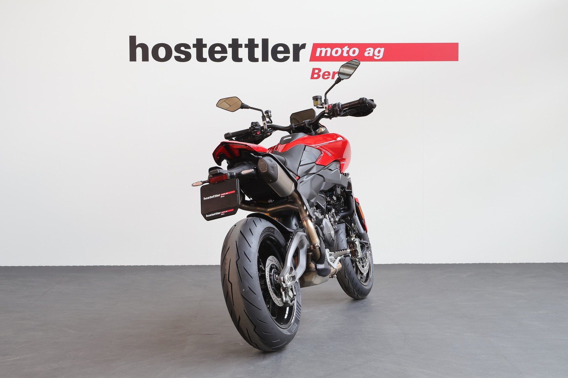 DUCATI Hypermotard V2-showroom-element-2
