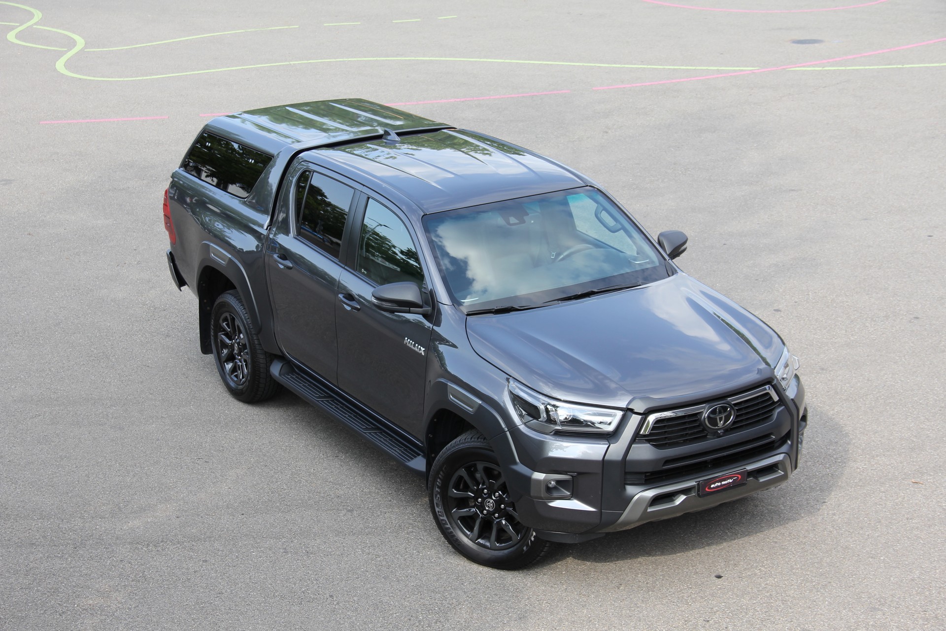 TOYOTA Hilux 2.8d MHEV Invincible Double Cab 4x4 *3500Kg-ANHÄNGEKUPPLUNG* *360°-KAMERA* *LEDER* *JBL-SOUND* 4xSITZHEIZUNG