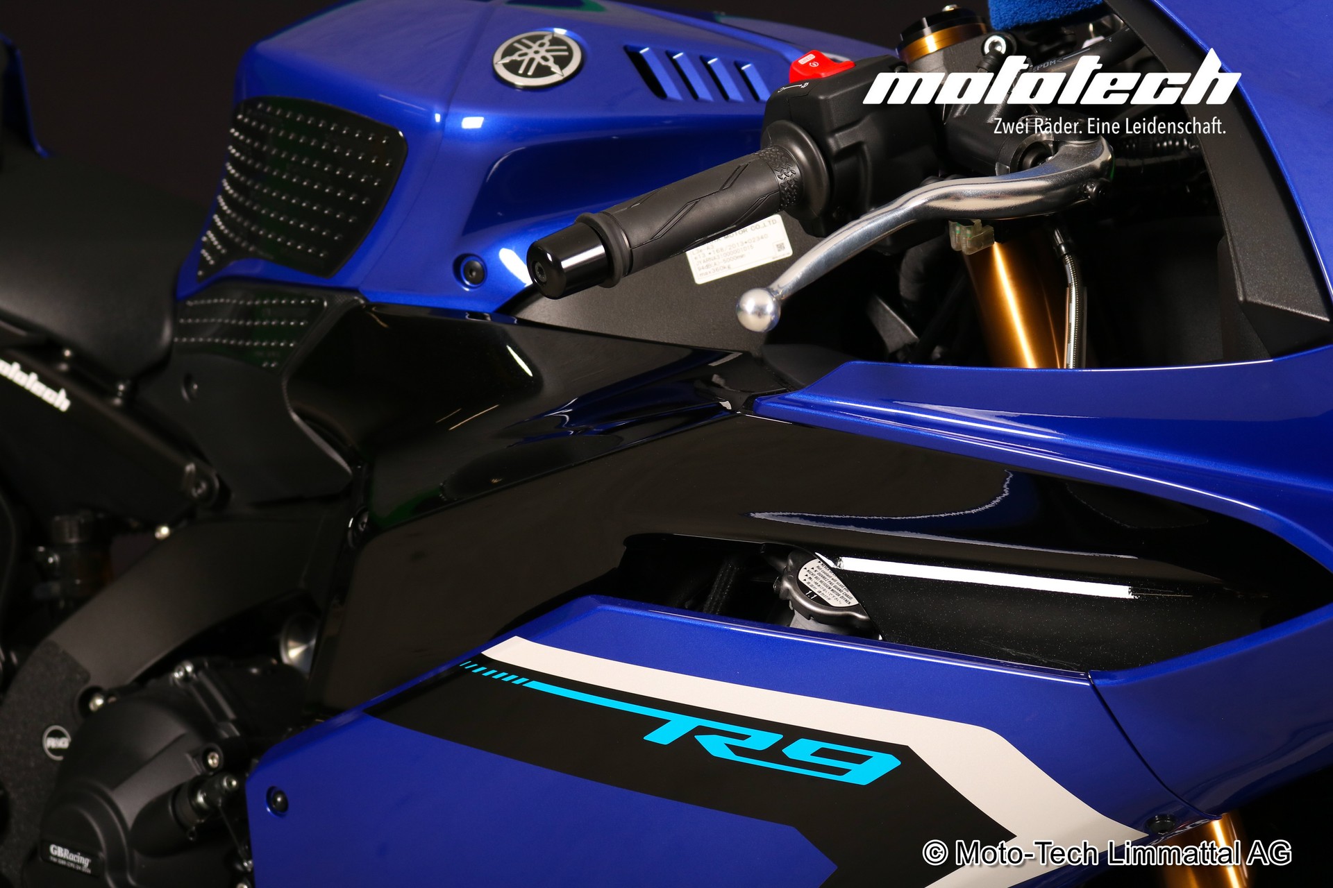 YAMAHA YZF-R9 AKRAPOVIC-image-8