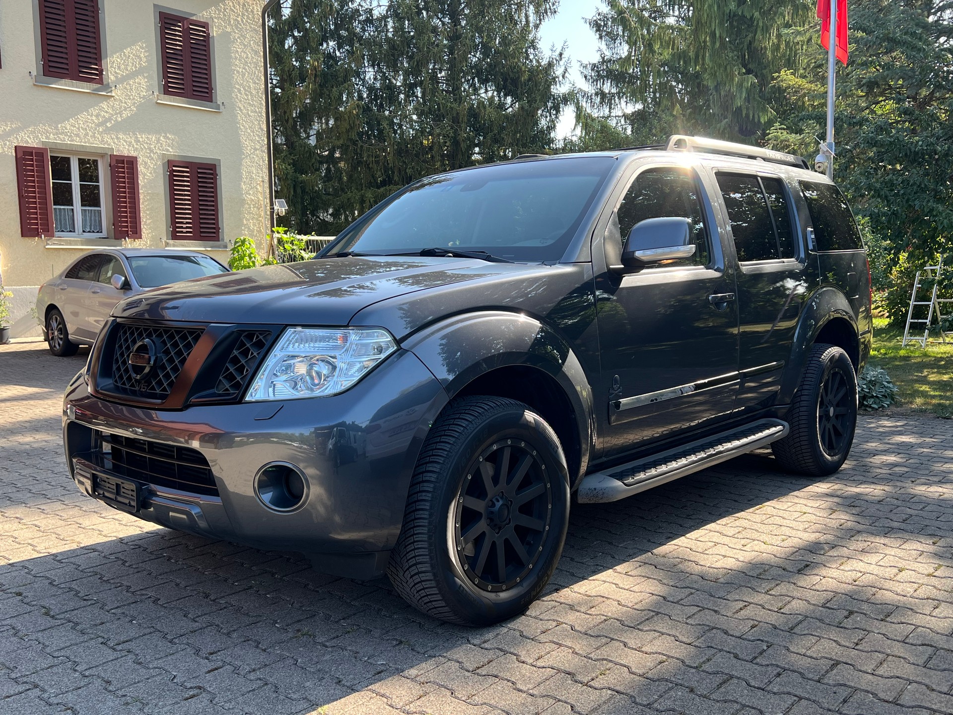 NISSAN Pathfinder 3.0 dCi LE Automatic