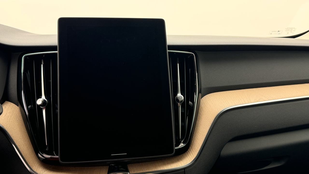 VOLVO XC60 T6 eAWD PluginHybrid Plus Dark Geartronic-image-7