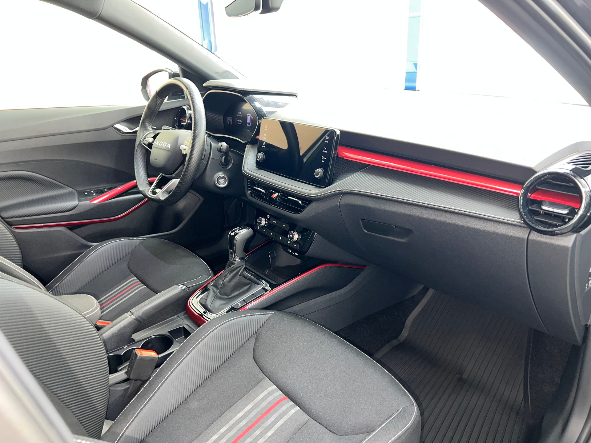 SKODA Fabia 1.5 TSI Monte Carlo DSG / 4 Jahre Garantie-image-8