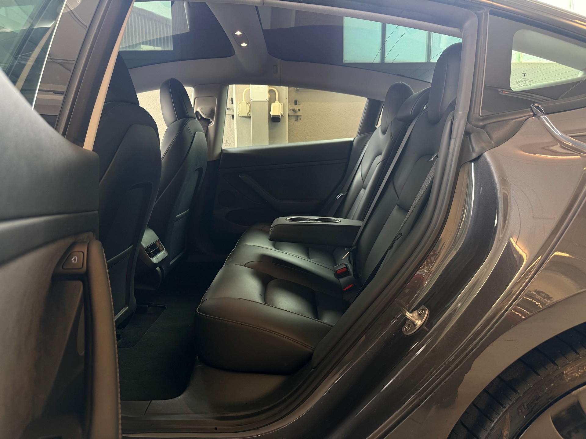TESLA Model 3 Performance Dual Motor AWD-image-10