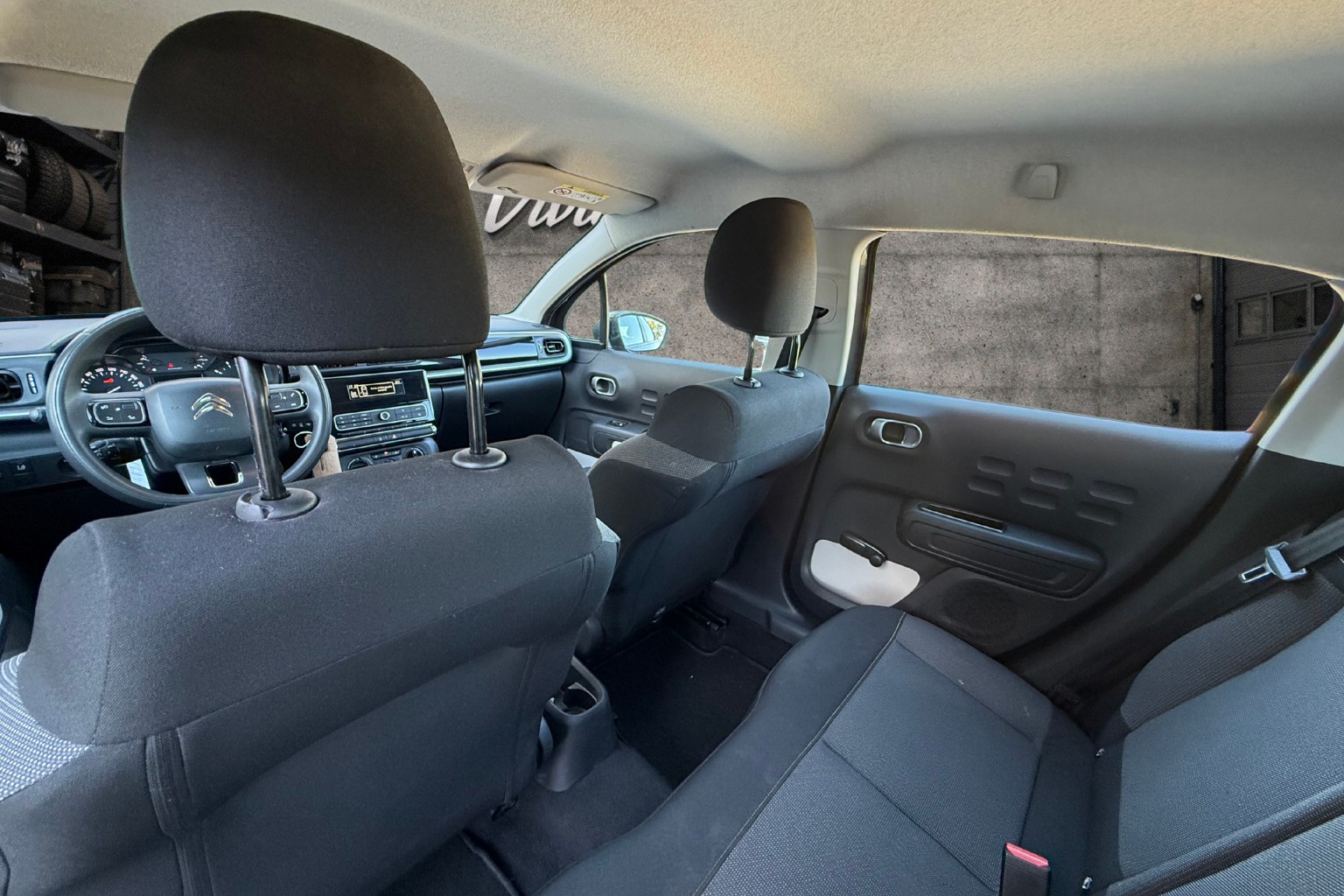 CITROEN C3 1.2i PureTech Shine-image-8