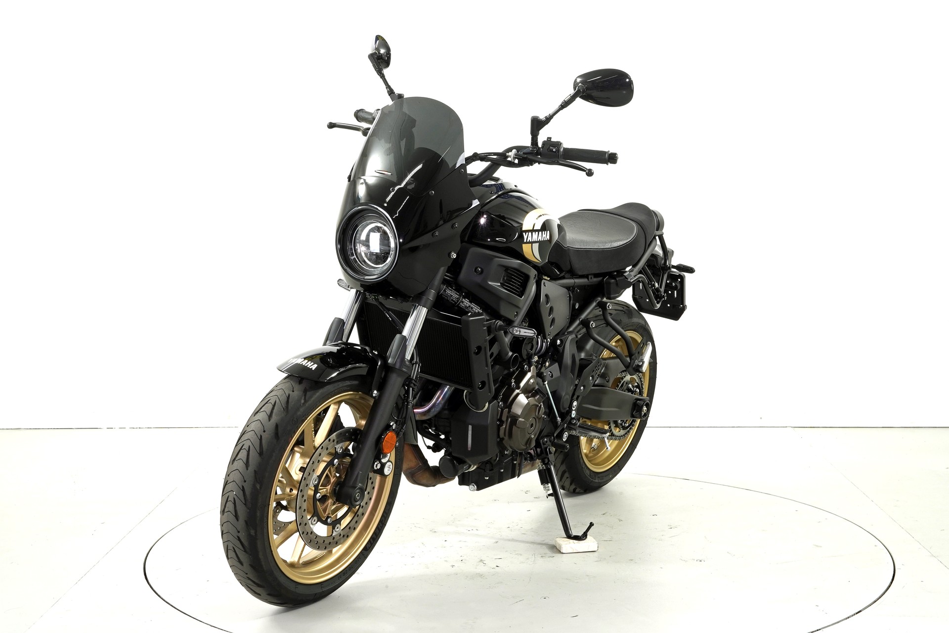 YAMAHA XSR 700 ABS-image-2