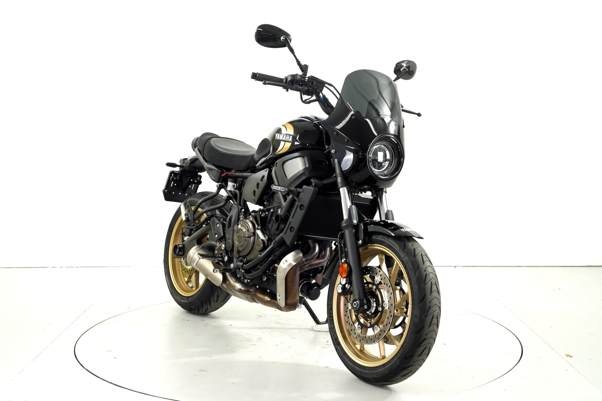 YAMAHA XSR 700 ABS-image-1