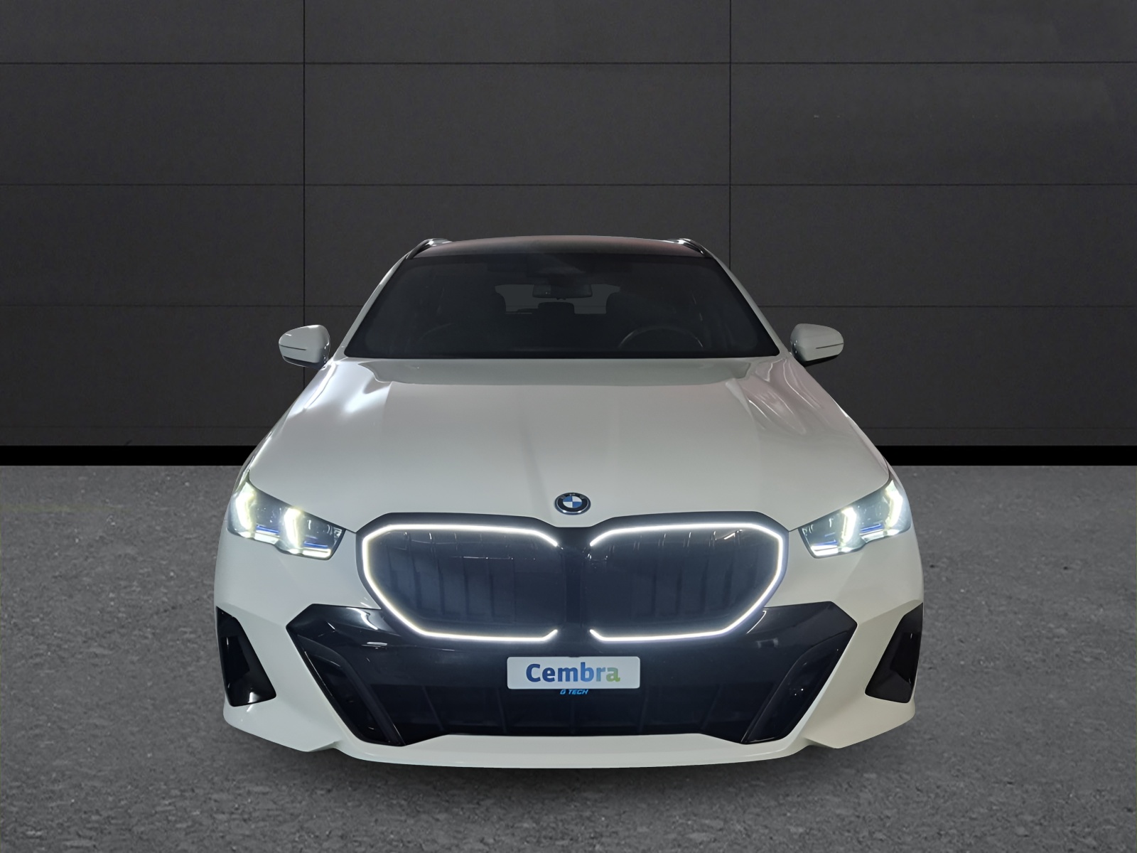 BMW 550e xDrive Touring M Sport Pro Steptronic-showroom-element-1