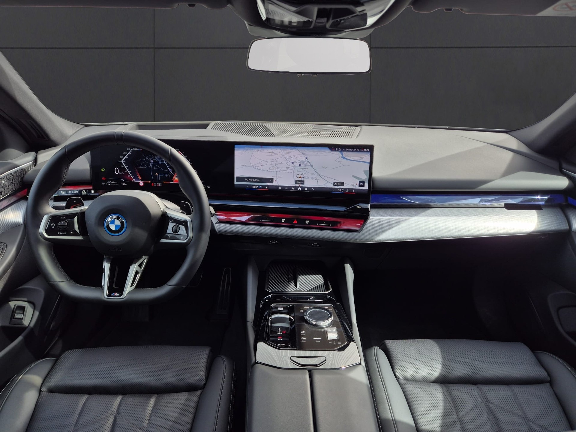 BMW 550e xDrive Touring M Sport Pro Steptronic-image-12