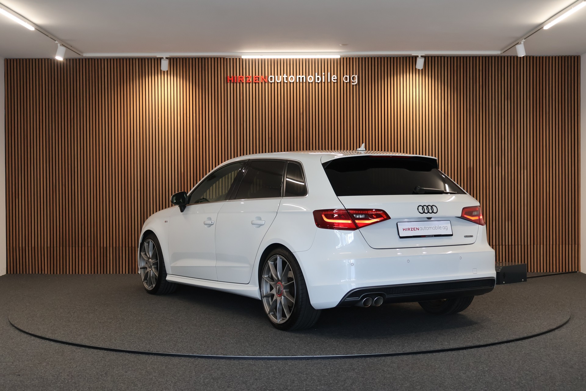AUDI A3 Sportback 2.0 TDI S-Line quattro S-tronic-showroom-element-2
