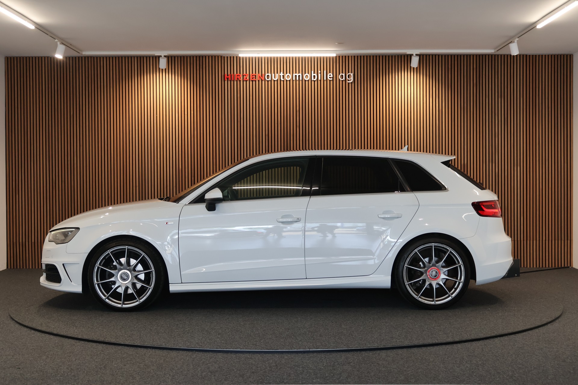 AUDI A3 Sportback 2.0 TDI S-Line quattro S-tronic-showroom-element-1