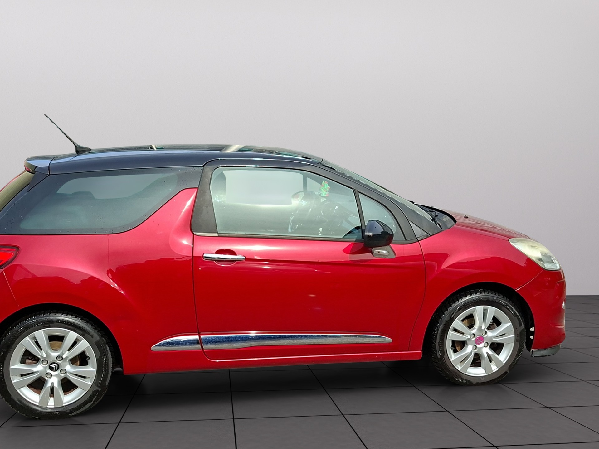 DS AUTOMOBILES DS3 1.6 VTi Ultra Prestige-image-5