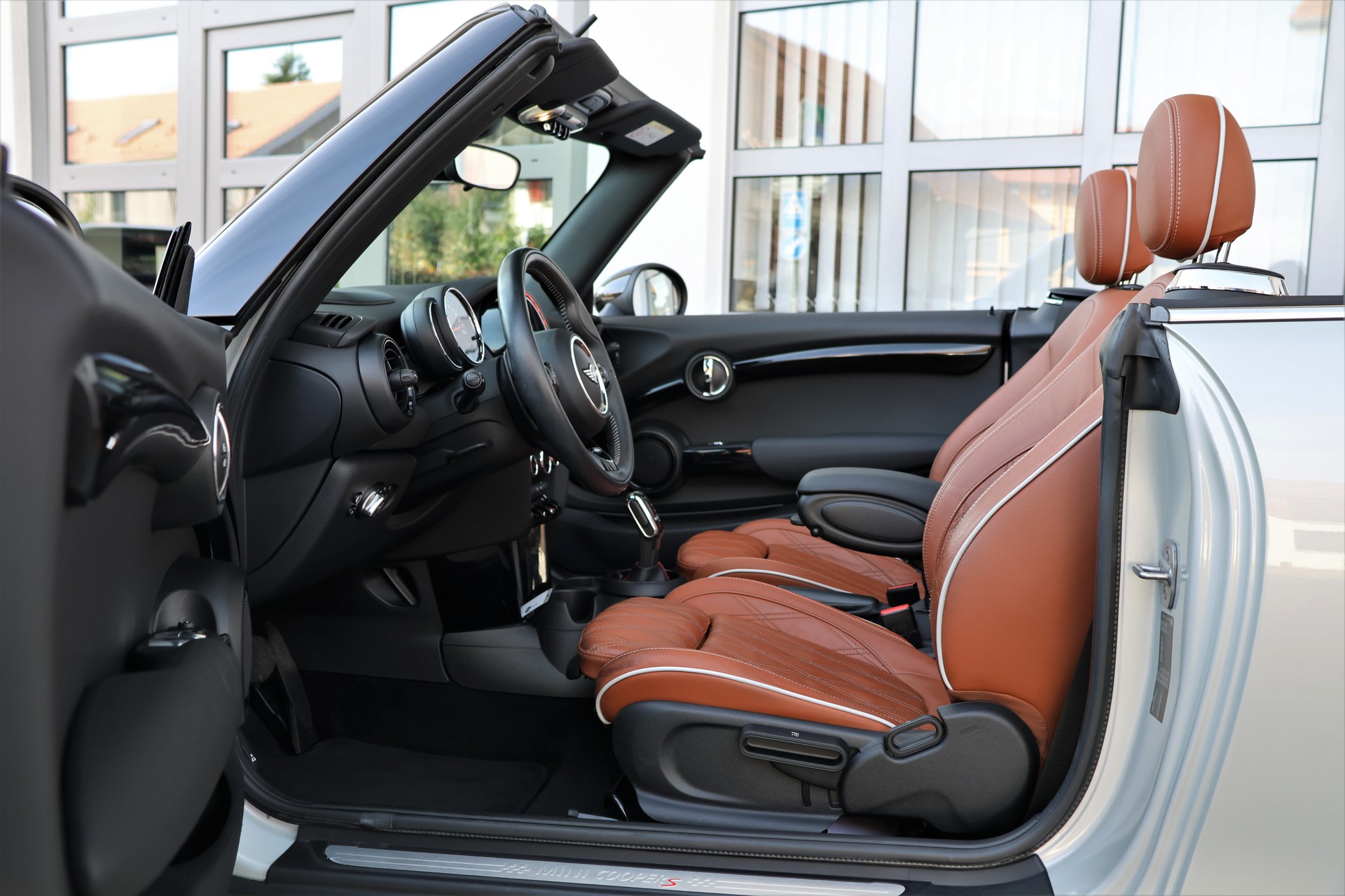 MINI Cooper S Cabriolet DKG (CH)-image-16