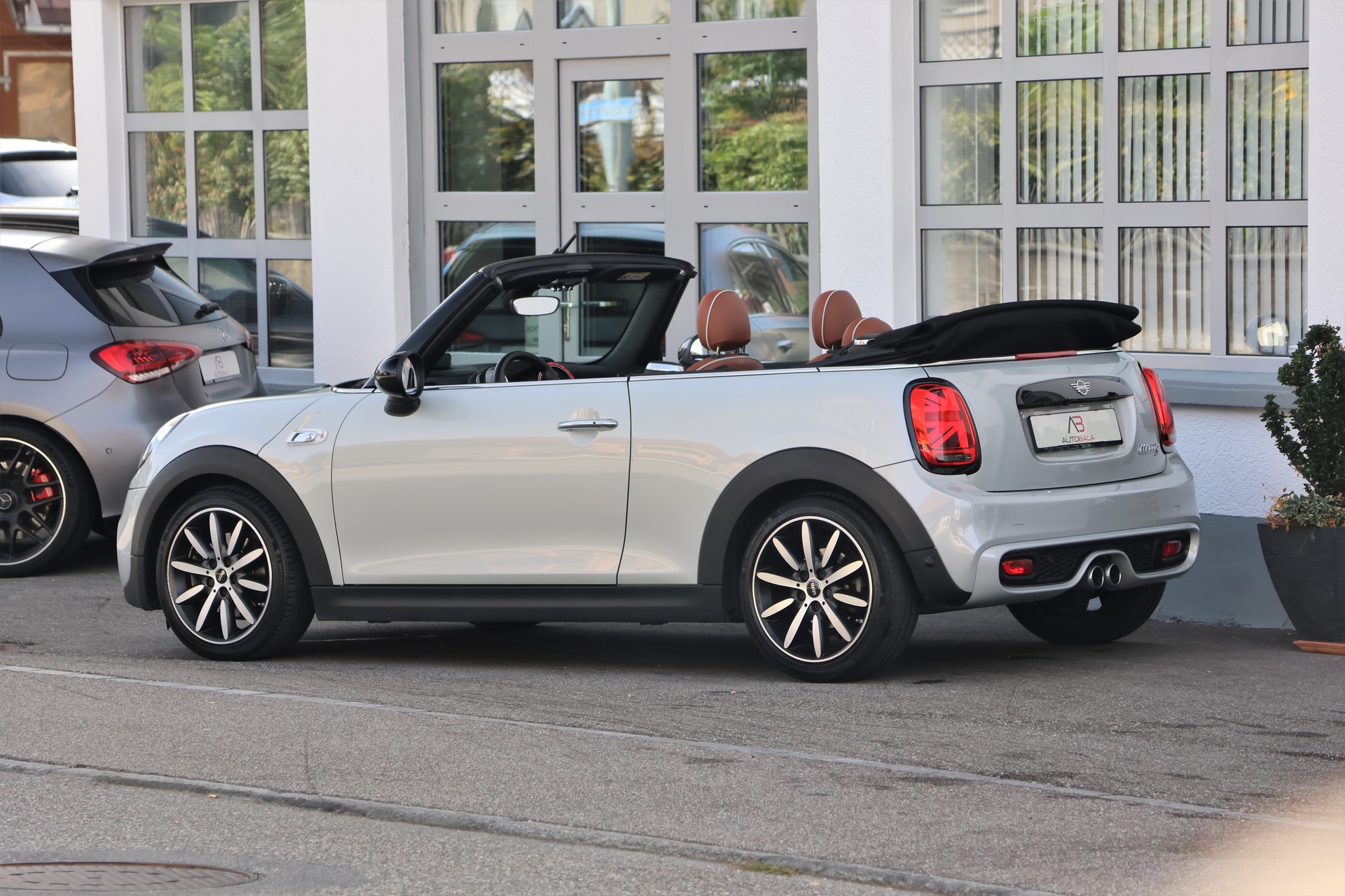MINI Cooper S Cabriolet DKG (CH)-image-12