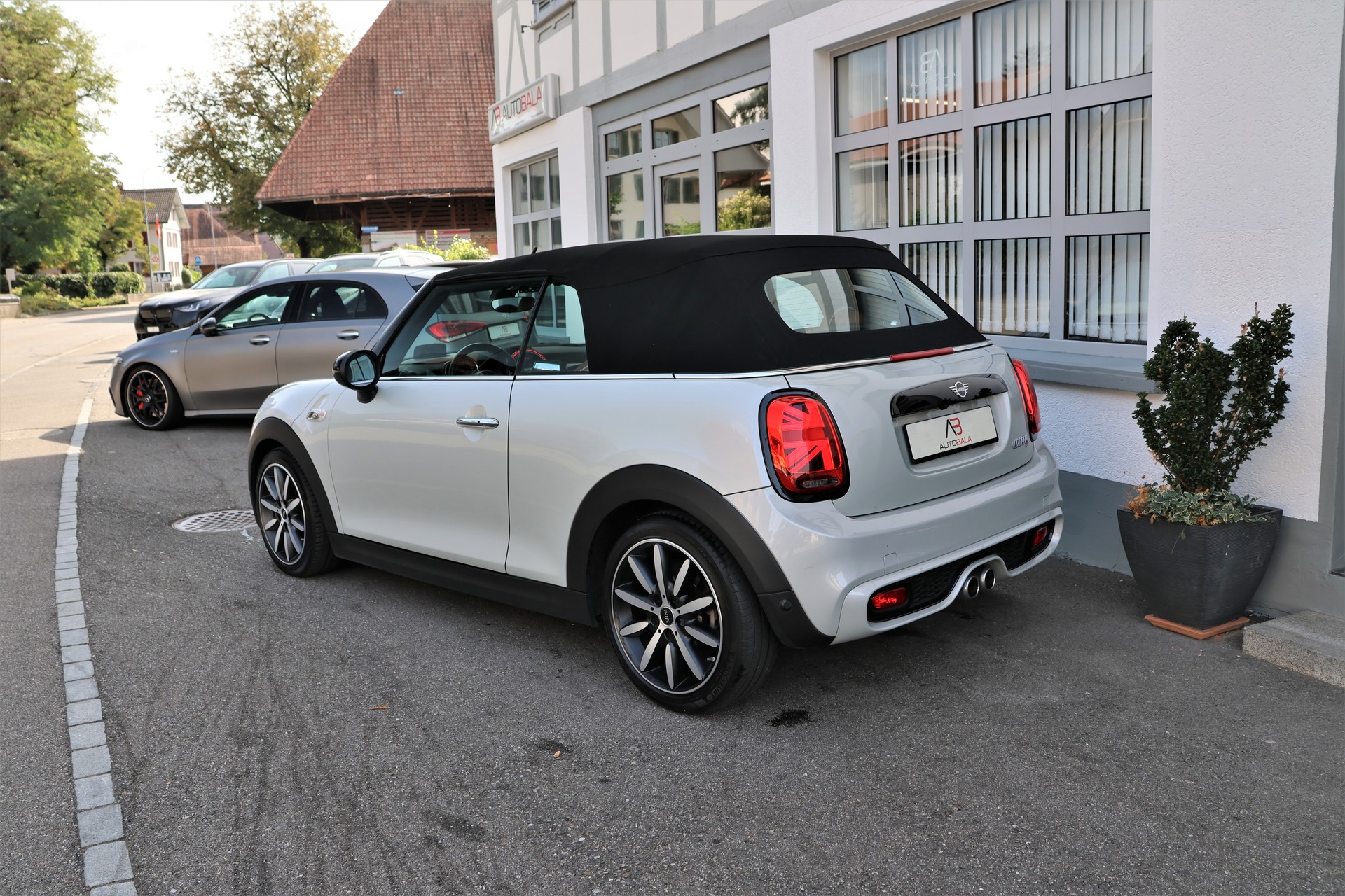 MINI Cooper S Cabriolet DKG (CH)-image-6