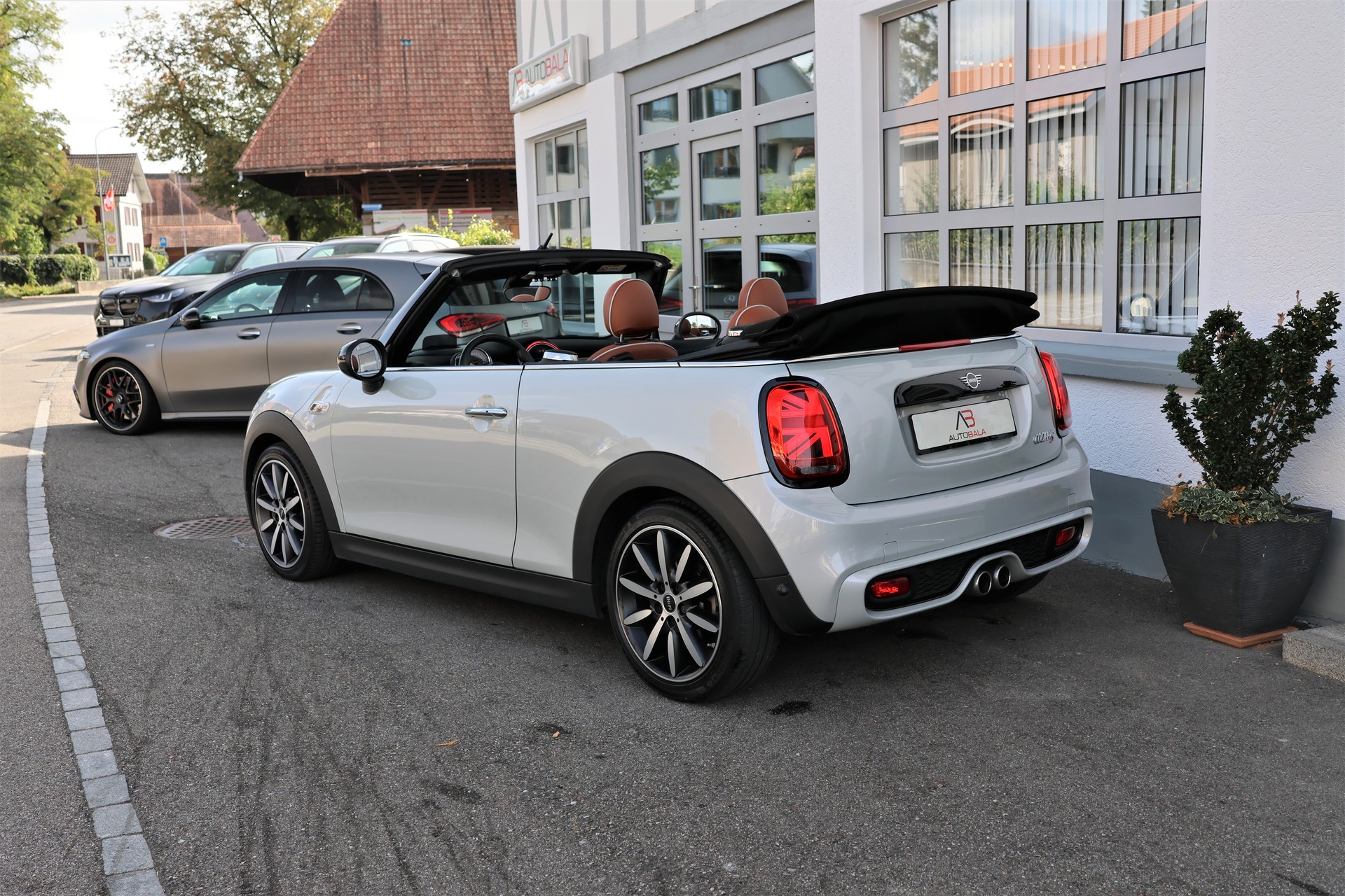 MINI Cooper S Cabriolet DKG (CH)-image-14