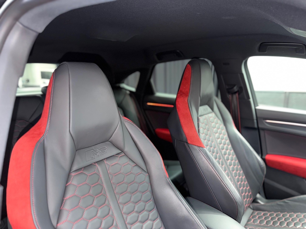 AUDI RS Q3 Sportback quattro S tronic | Bang & Olufsen | ACC | Ambiente | Carbon | Anhängerkupplung | Alcantara-image-26