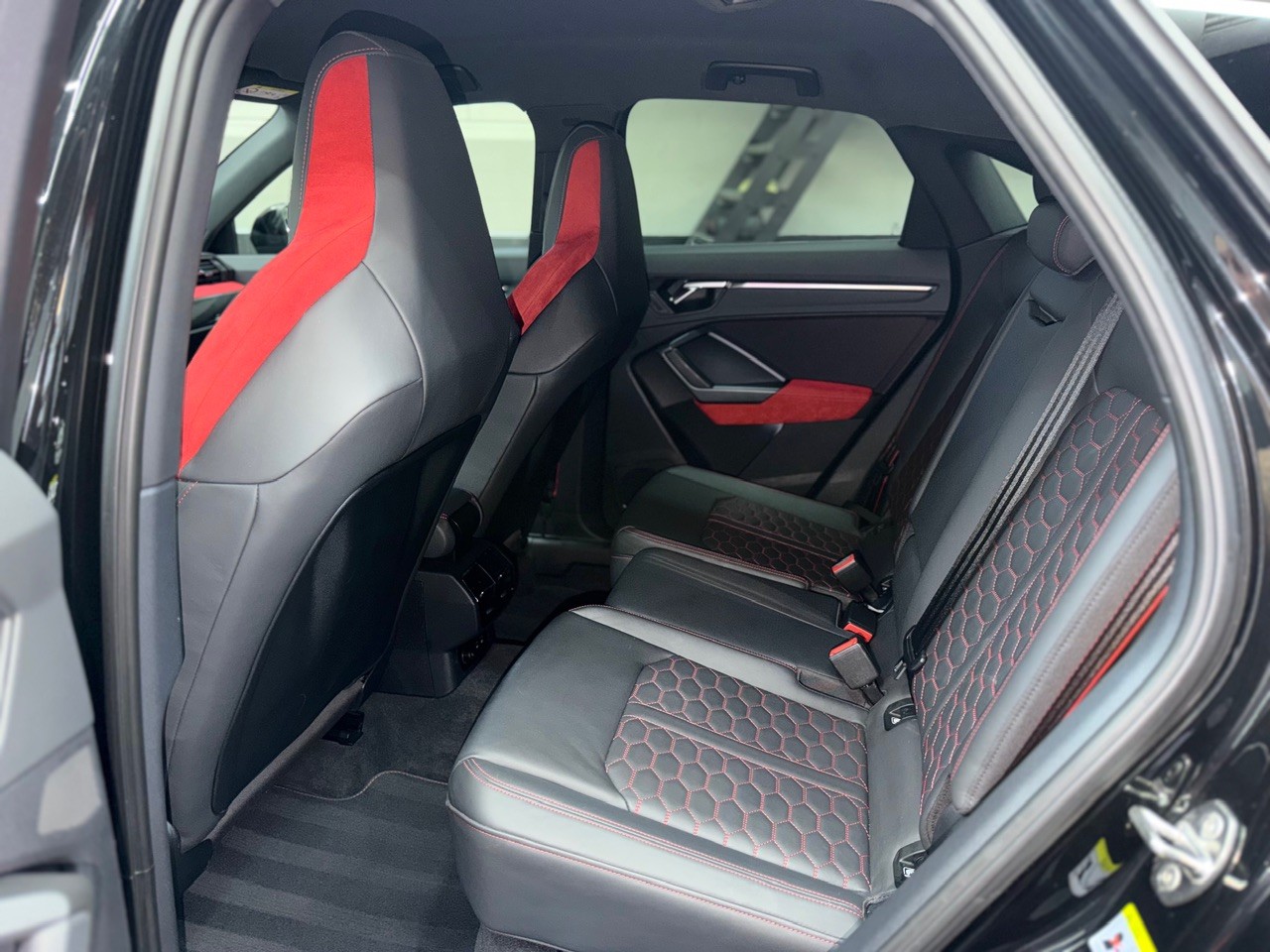 AUDI RS Q3 Sportback quattro S tronic | Bang & Olufsen | ACC | Ambiente | Carbon | Anhängerkupplung | Alcantara-image-17