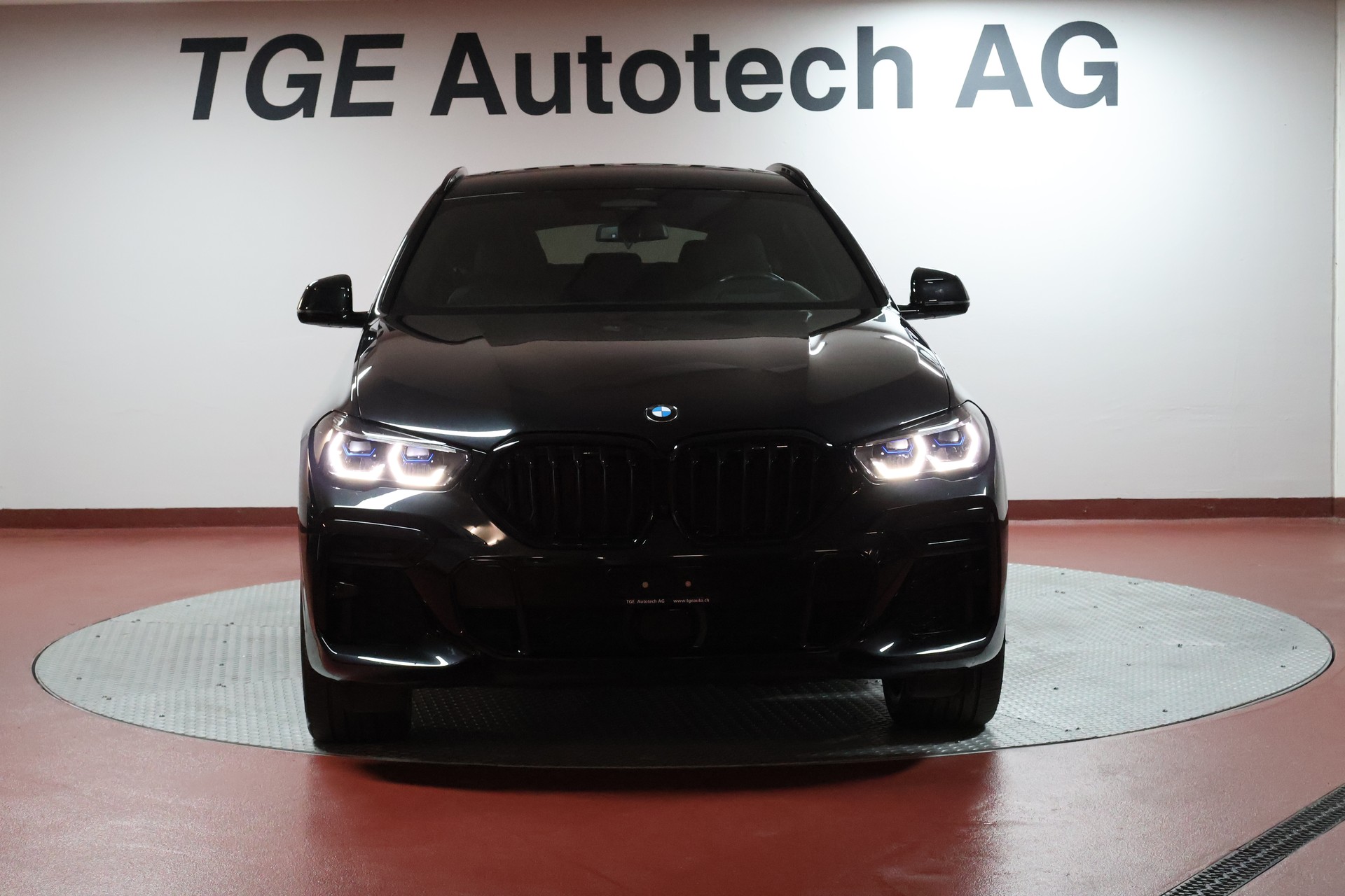 BMW X6 xDrive 48V 40d Steptronic M Sport-showroom-element-1