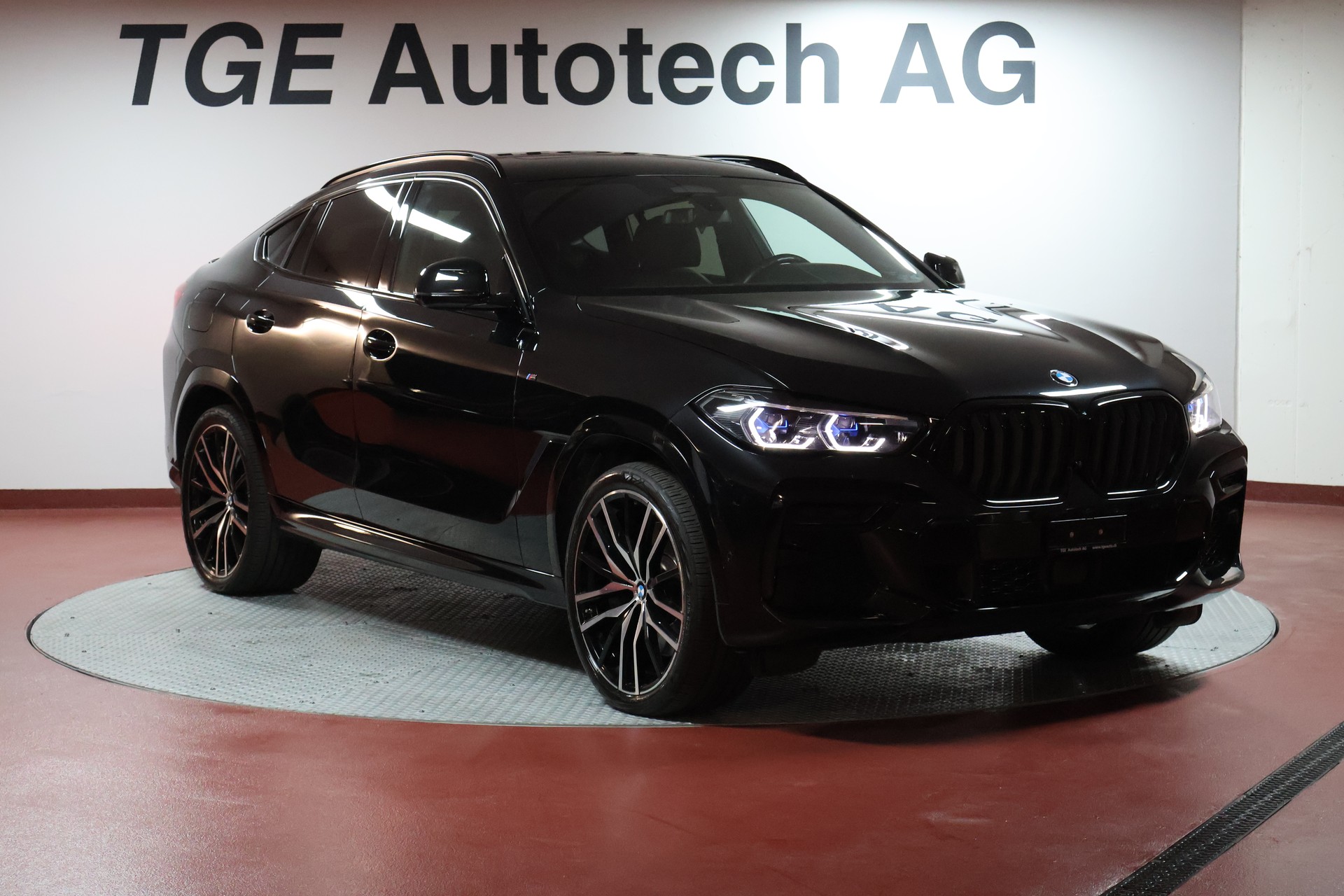 BMW X6 xDrive 48V 40d Steptronic M Sport-showroom-element-2