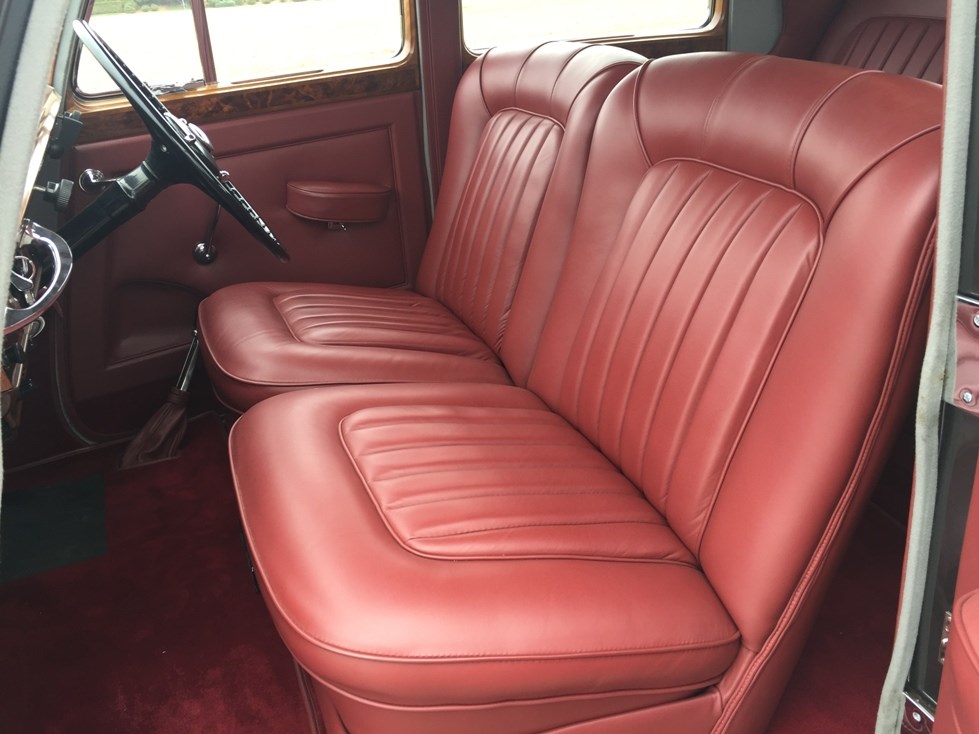 BENTLEY MK VI Saloon-image-9