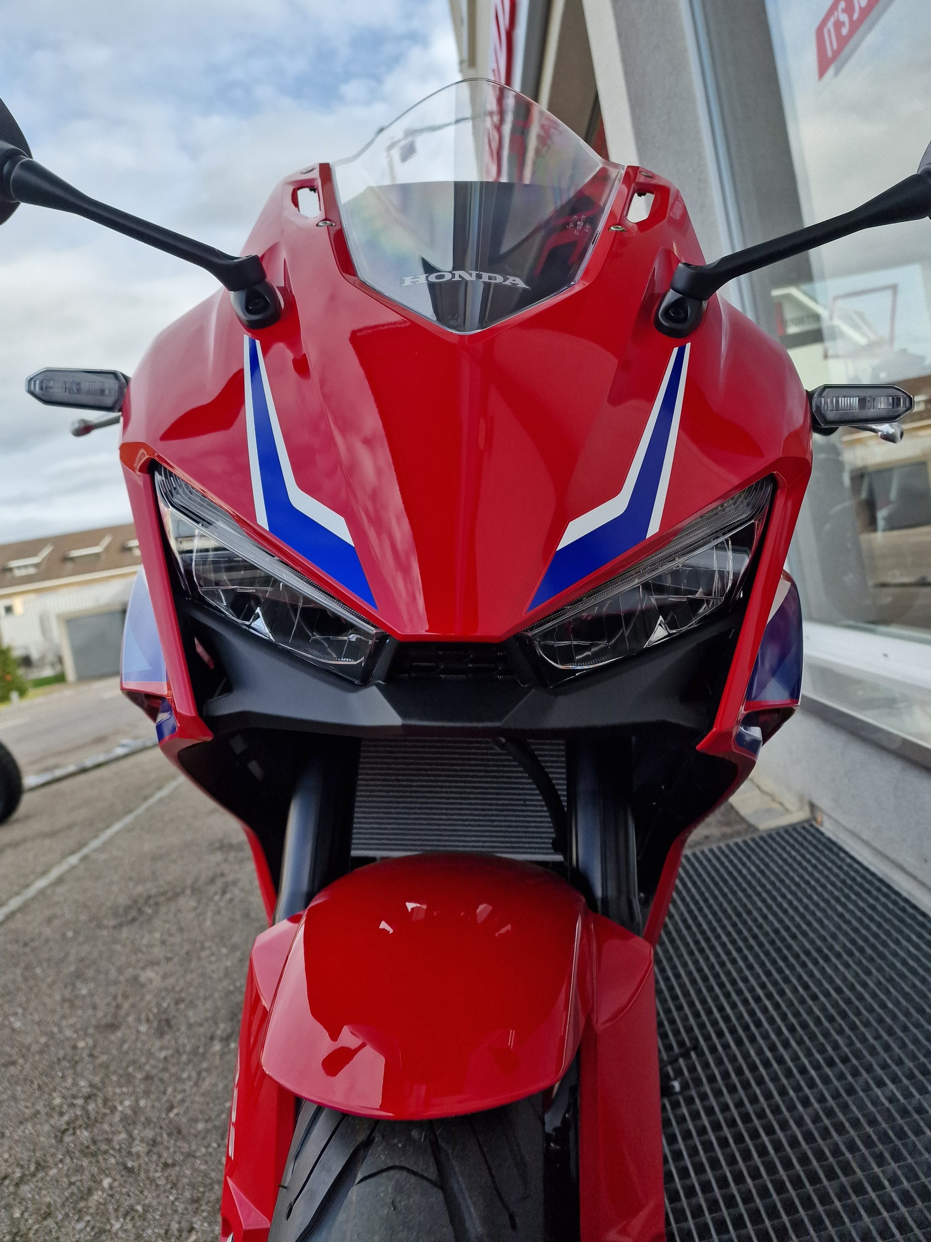 HONDA CBR 500 R - manuell-image-1