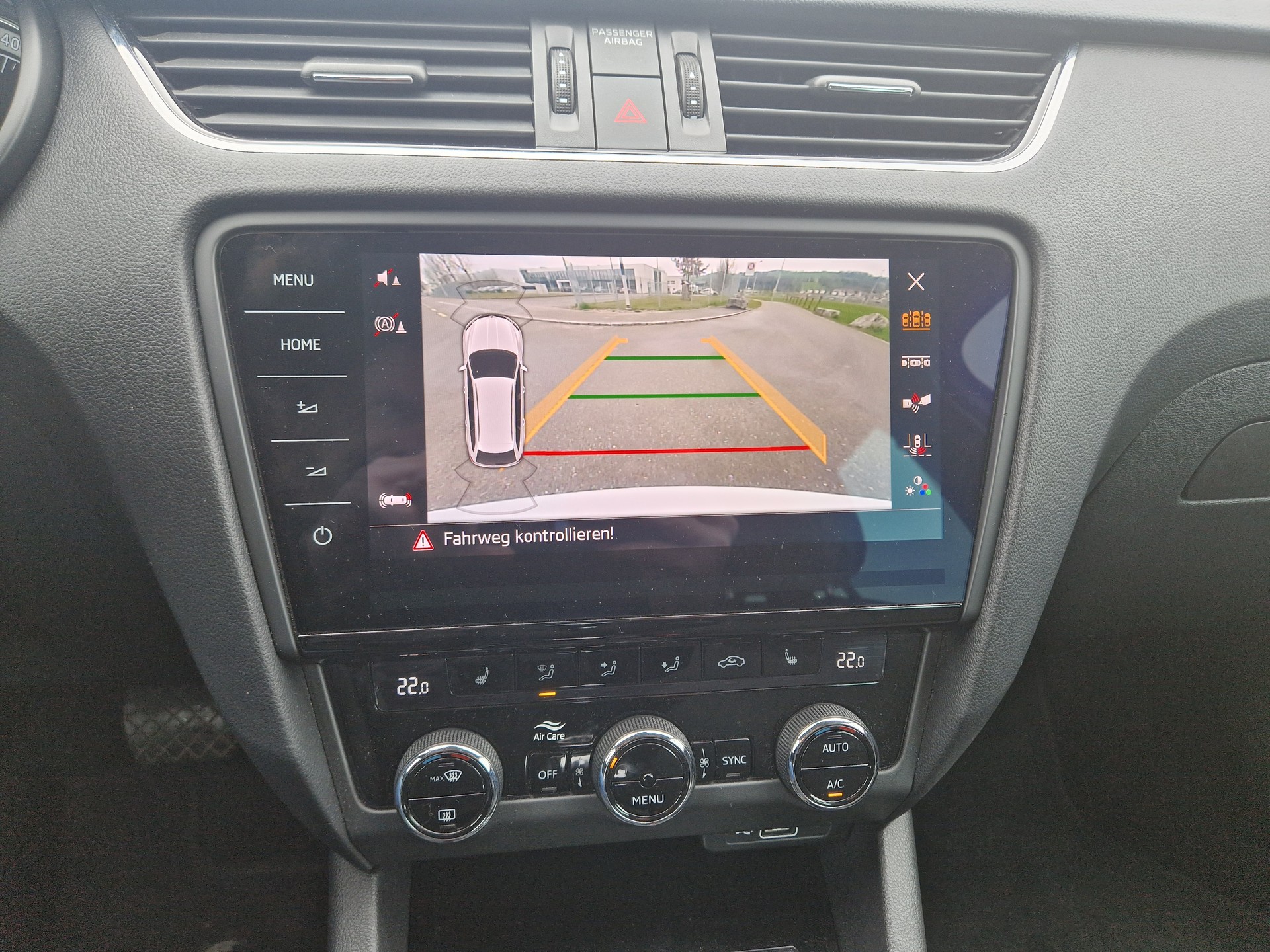 SKODA Octavia Combi 2.0 TDI Soleil 4x4 DSG-image-11