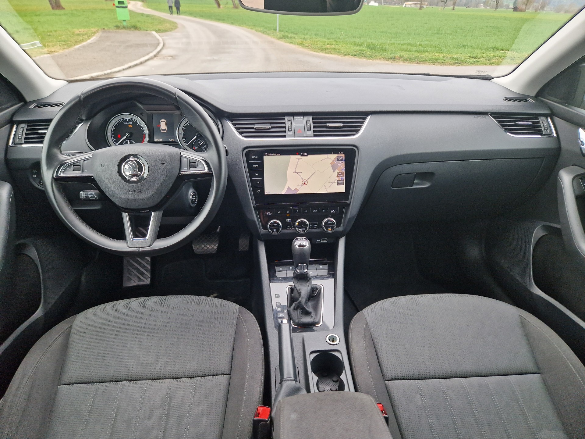 SKODA Octavia Combi 2.0 TDI Soleil 4x4 DSG-image-7