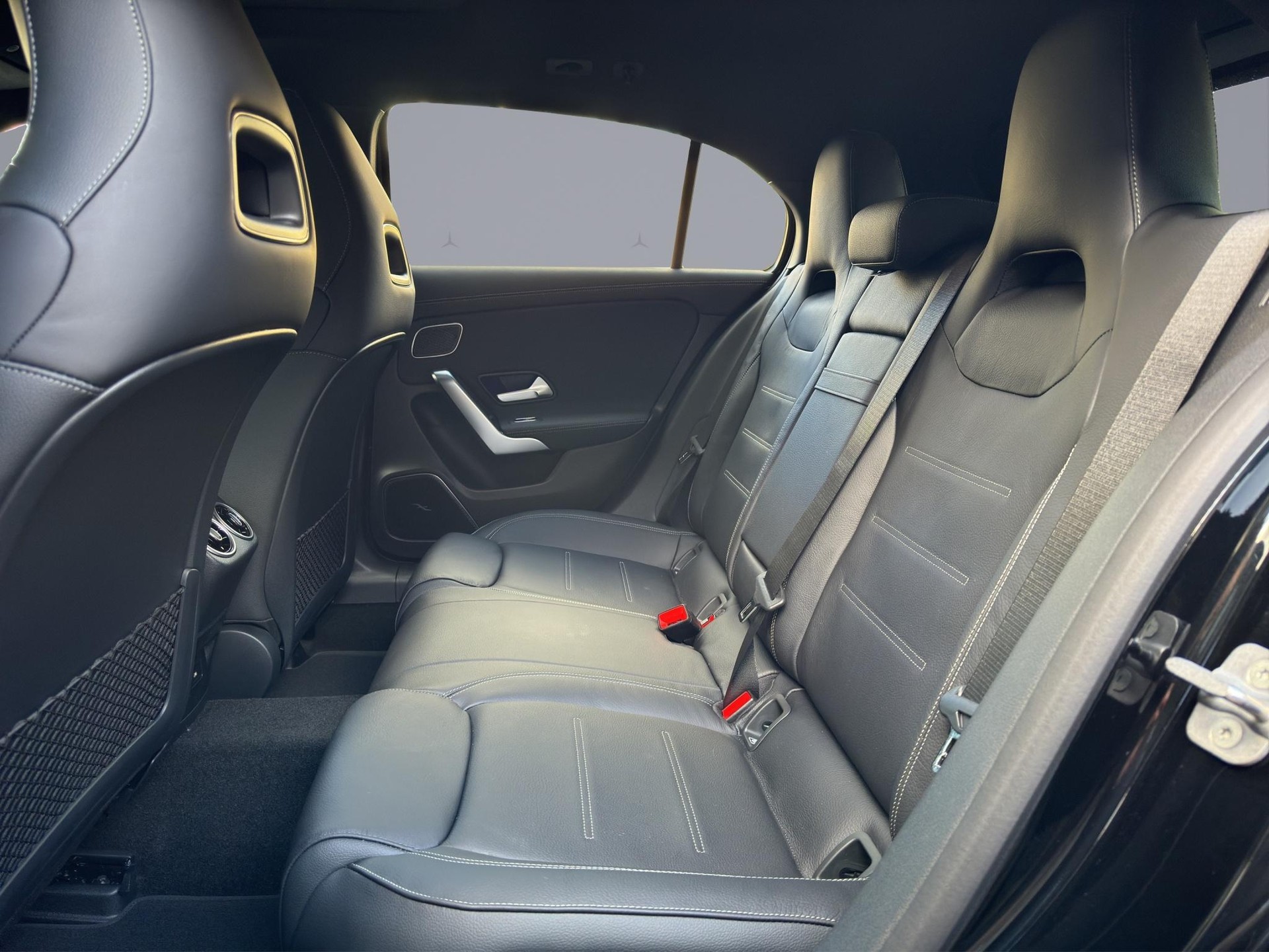 MERCEDES-BENZ A 45 S AMG 4matic+-image-11