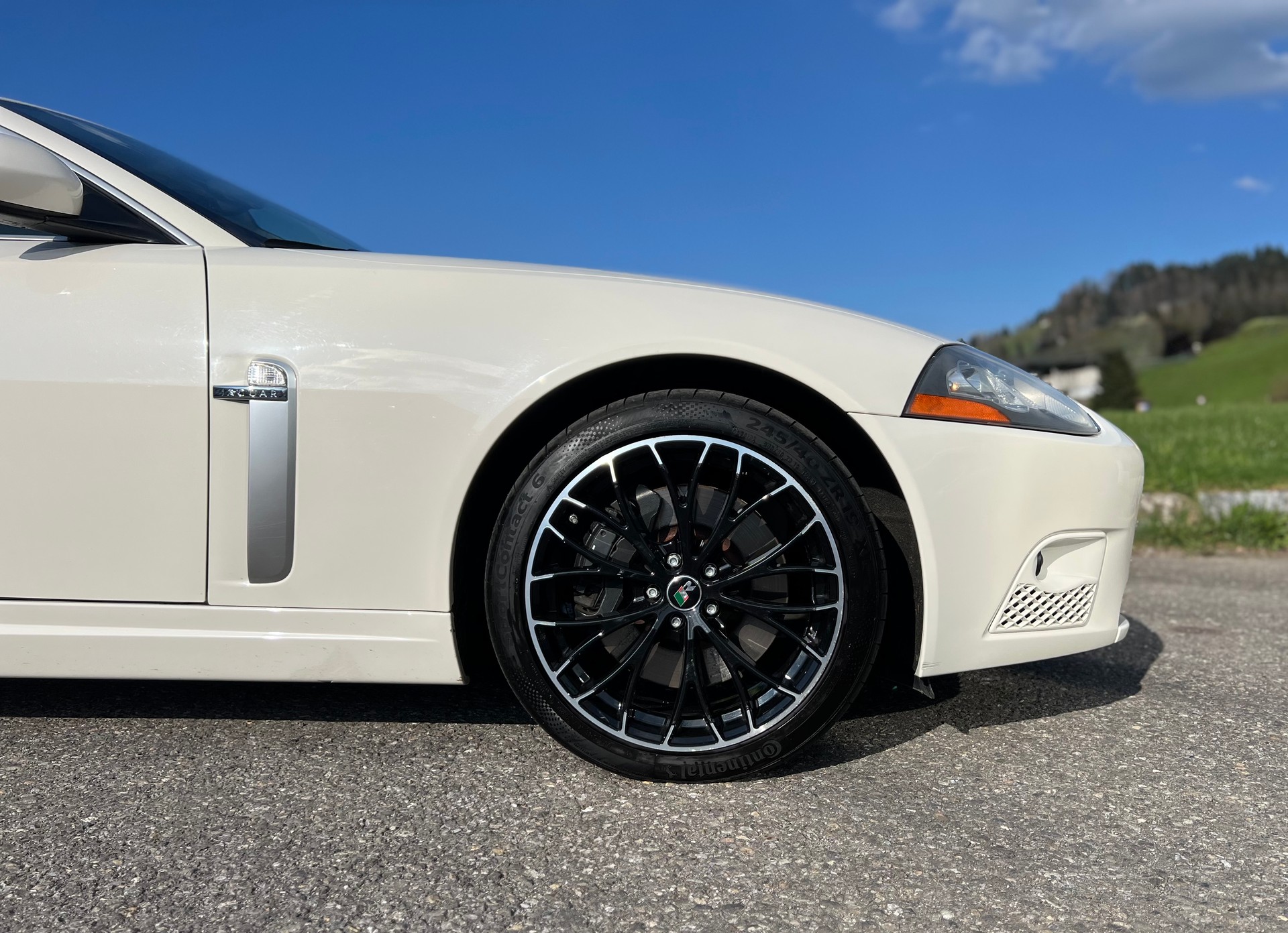 JAGUAR XKR 4.2 V8 SC Automatic-image-22