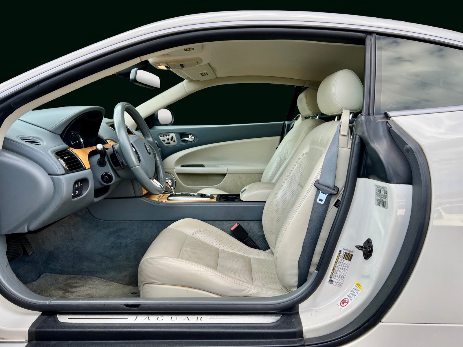 JAGUAR XKR 4.2 V8 SC Automatic-image-10