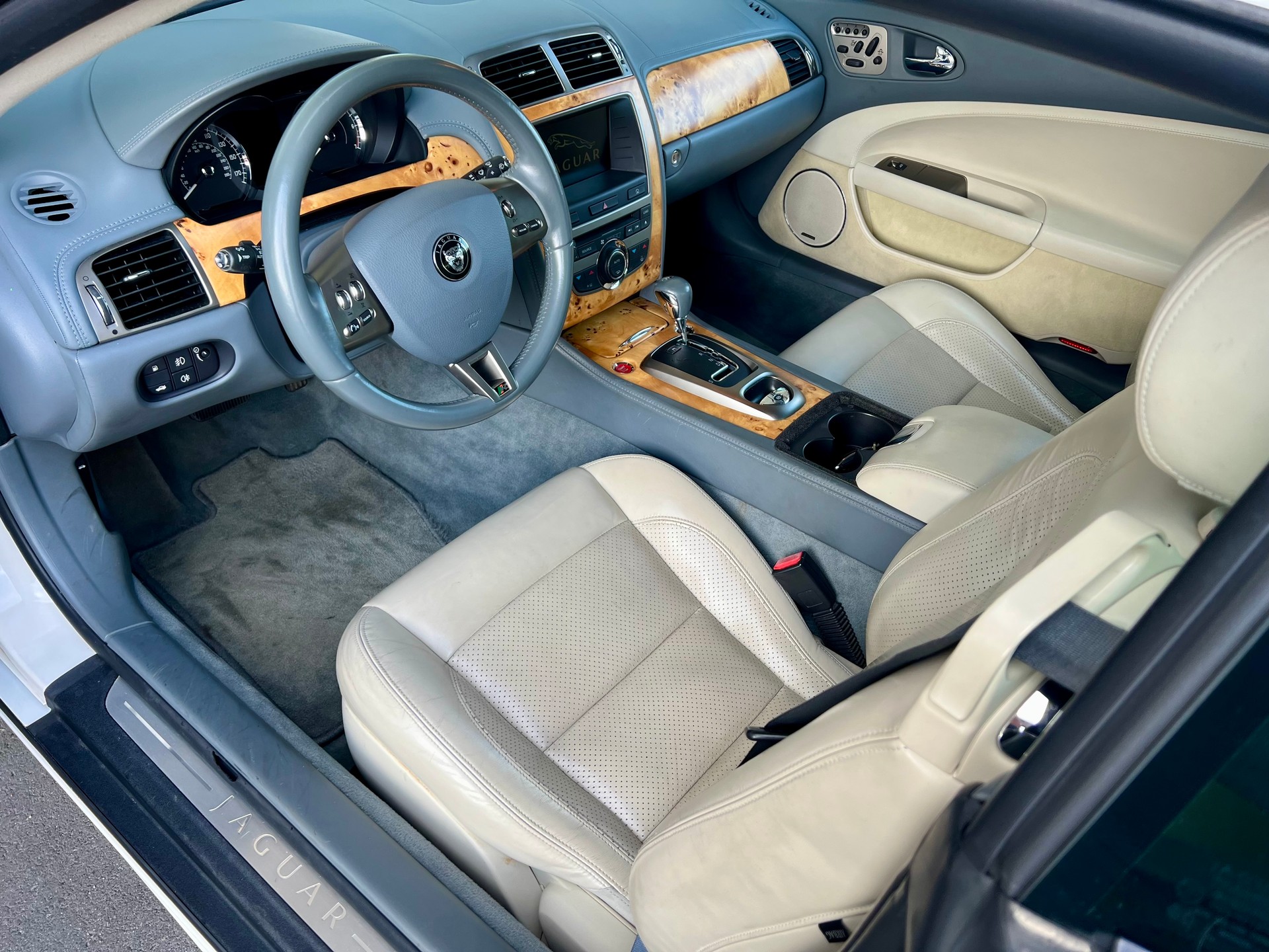 JAGUAR XKR 4.2 V8 SC Automatic-image-8