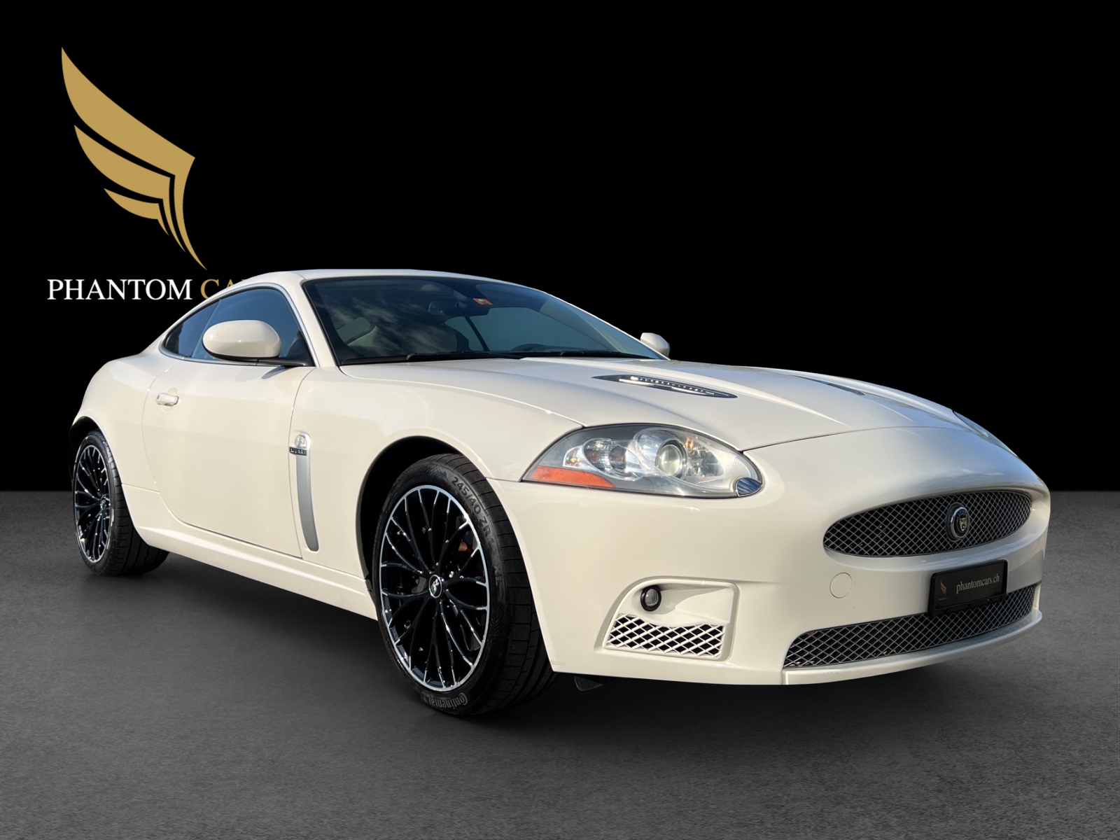 JAGUAR XKR 4.2 V8 SC Automatic-showroom-element-1