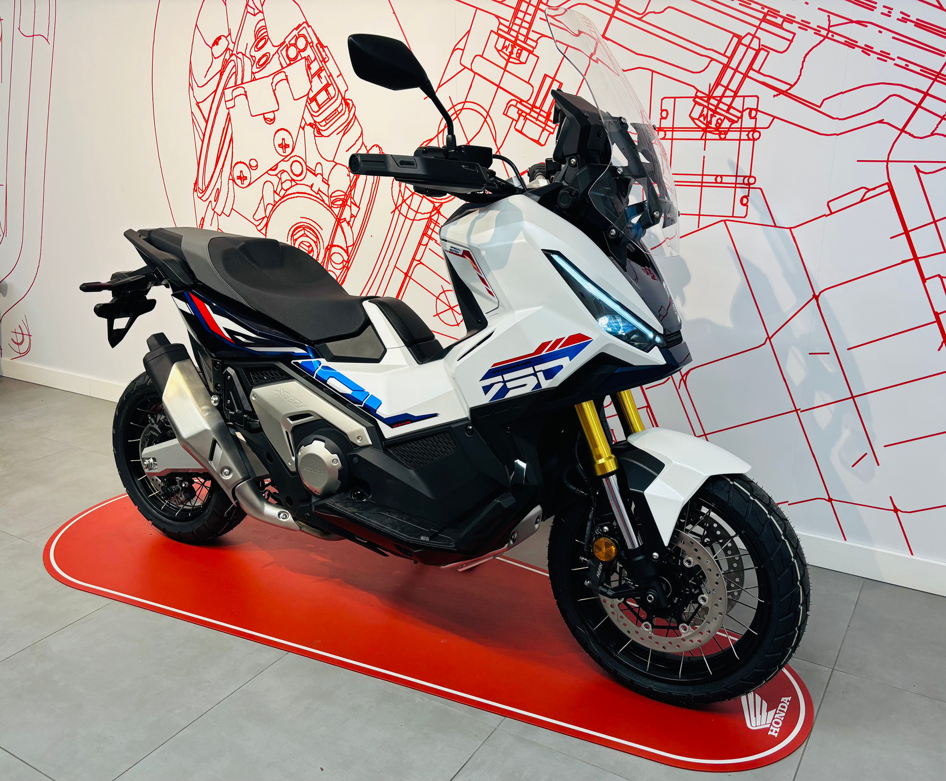 HONDA X-ADV 750-image-1