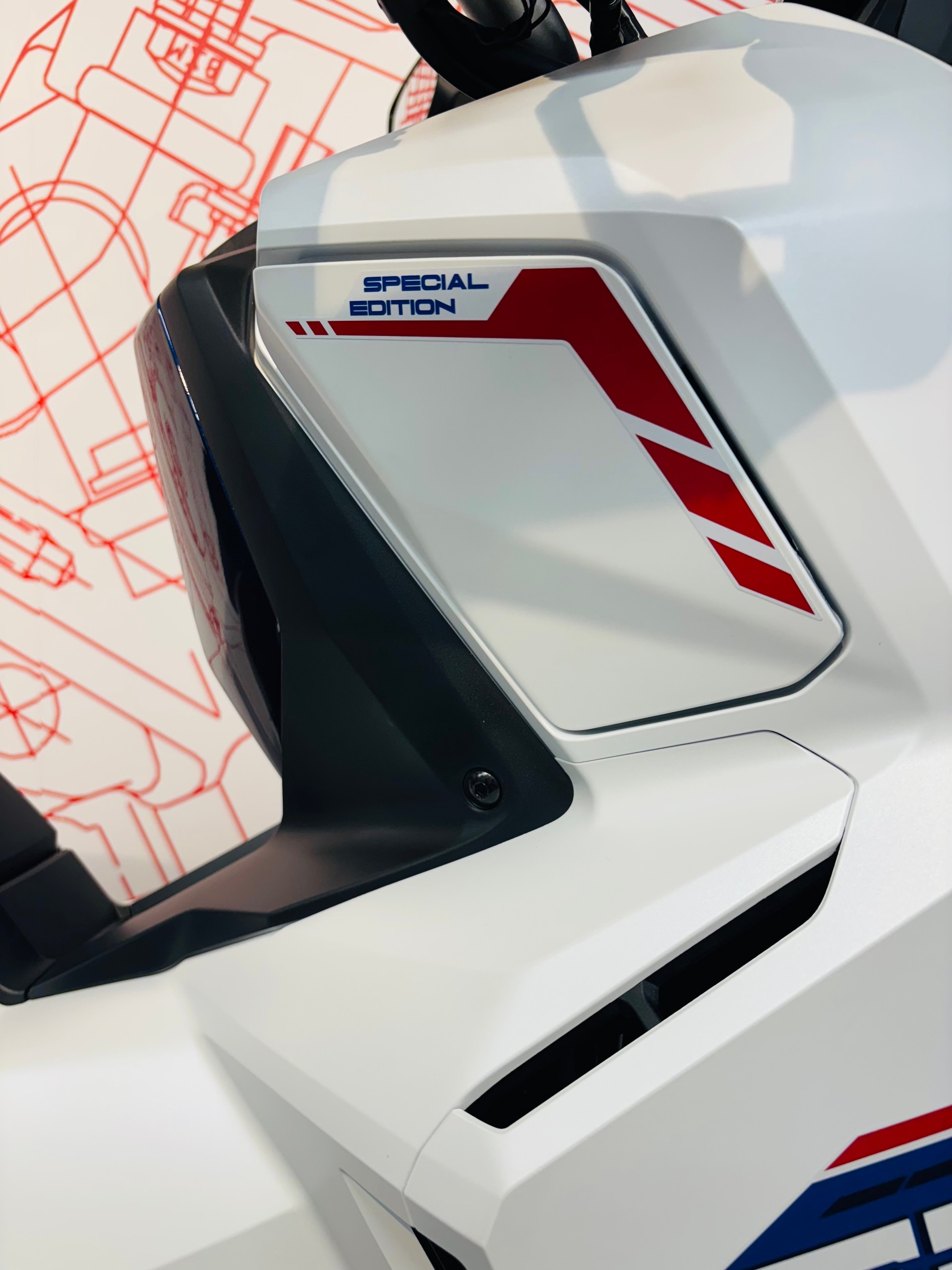 HONDA X-ADV 750-image-5