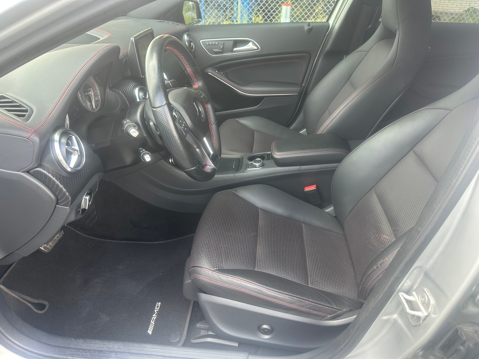 MERCEDES-BENZ A 250 AMG Line 7G-DCT-image-11