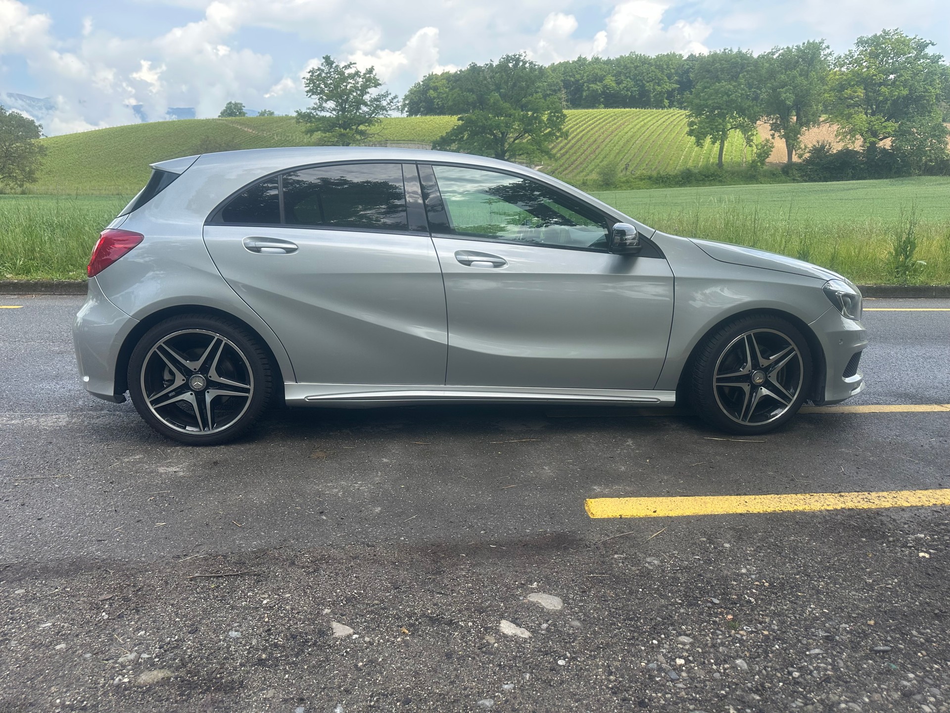 MERCEDES-BENZ A 250 AMG Line 7G-DCT-image-6