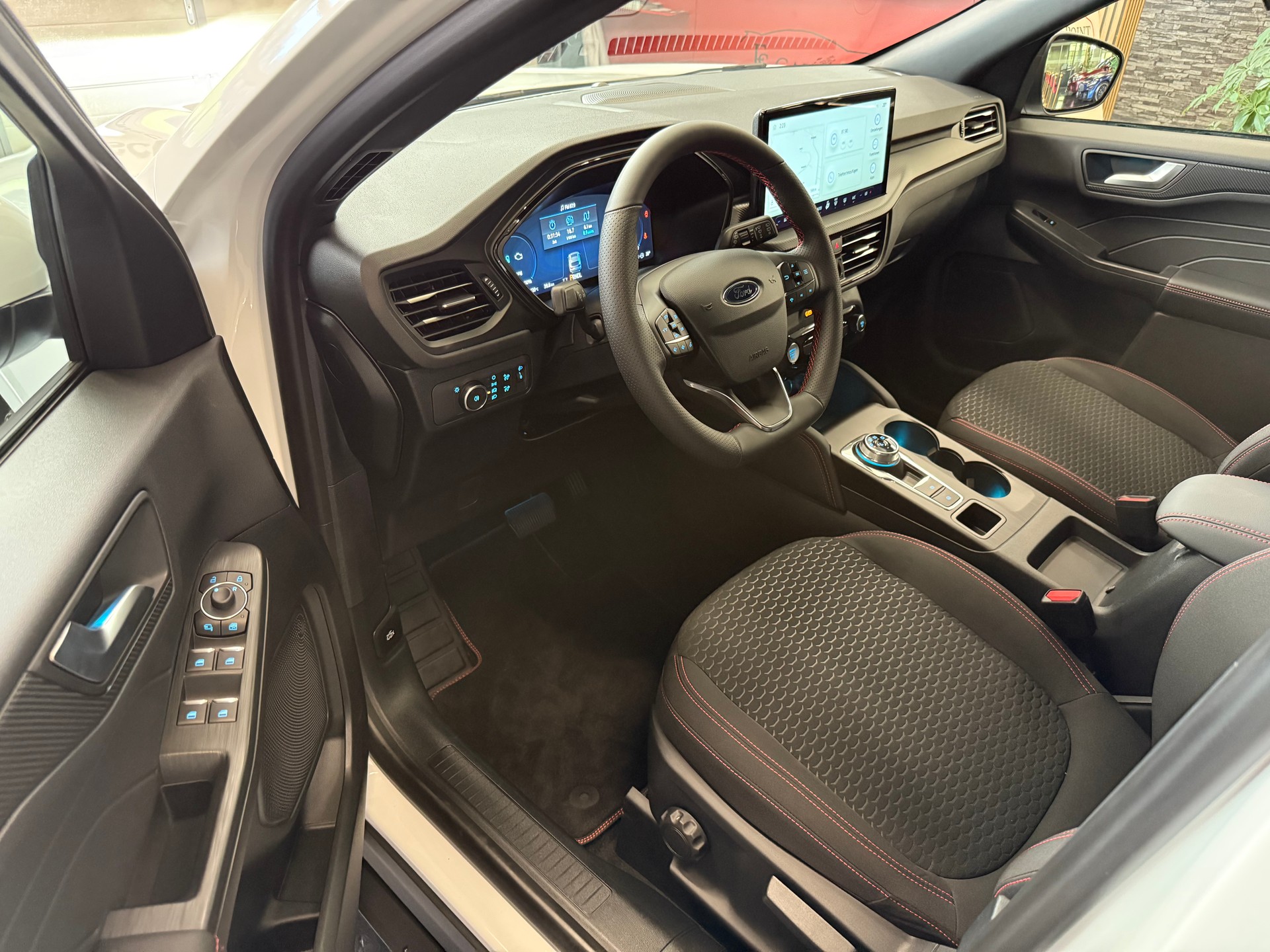 FORD Kuga 2.5 FHEV ST-Line FWD-image-8