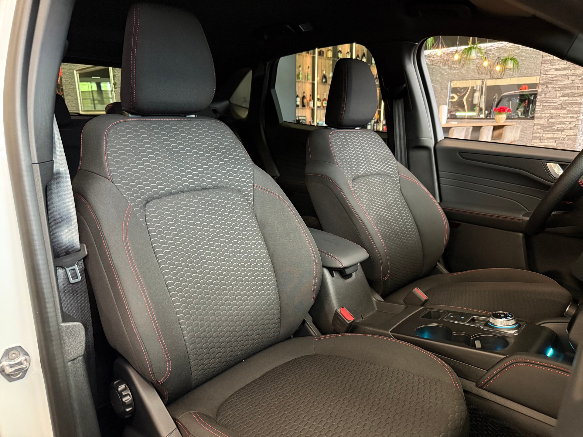 FORD Kuga 2.5 FHEV ST-Line FWD-image-13