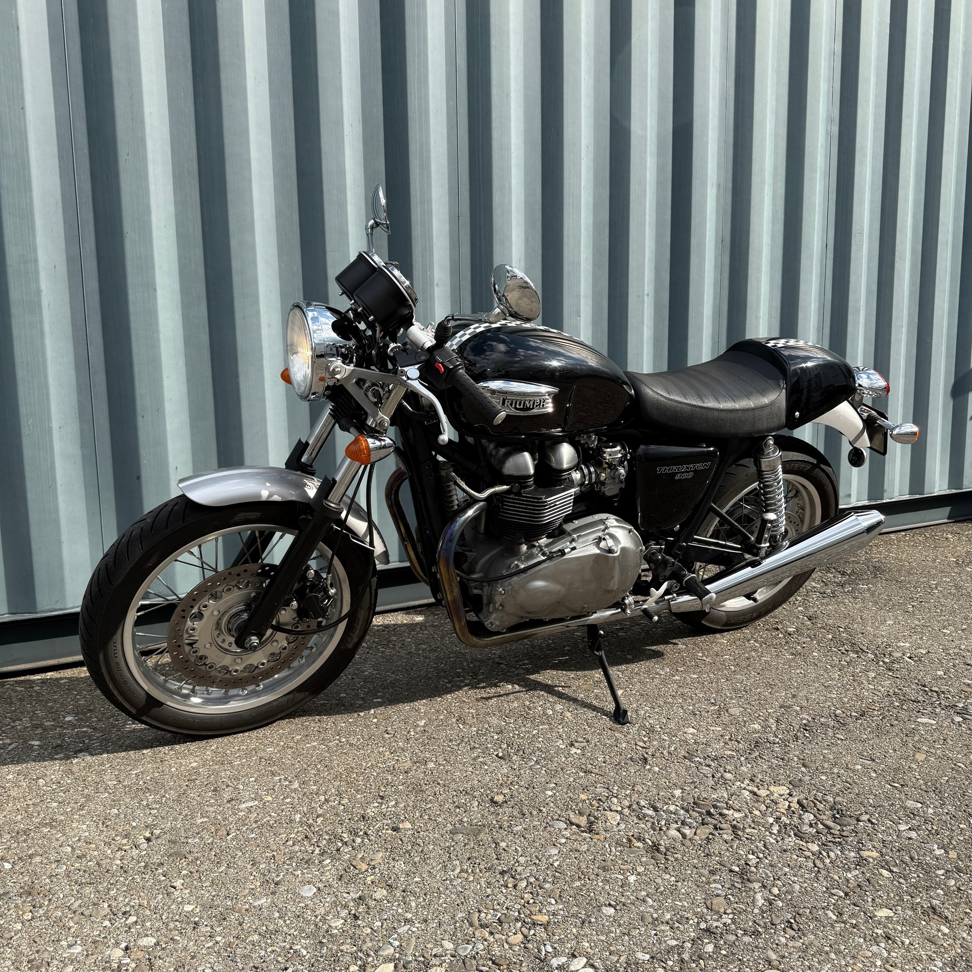 TRIUMPH Thruxton 900-image-2