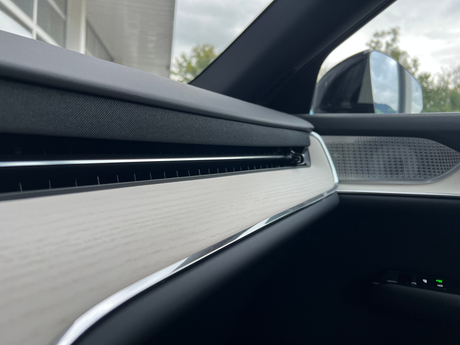 VOLVO EX90 Twin Performance 111 kWh Ultra AWD-image-16