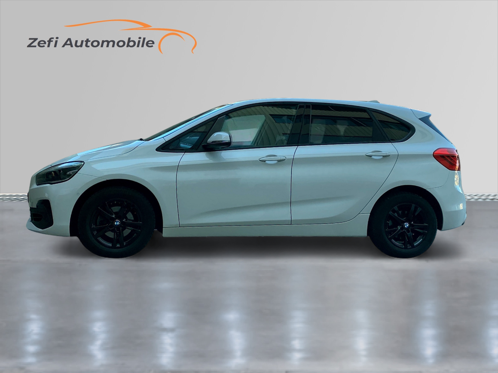 BMW 218i Active Tourer DKG Essential Edition-image-1