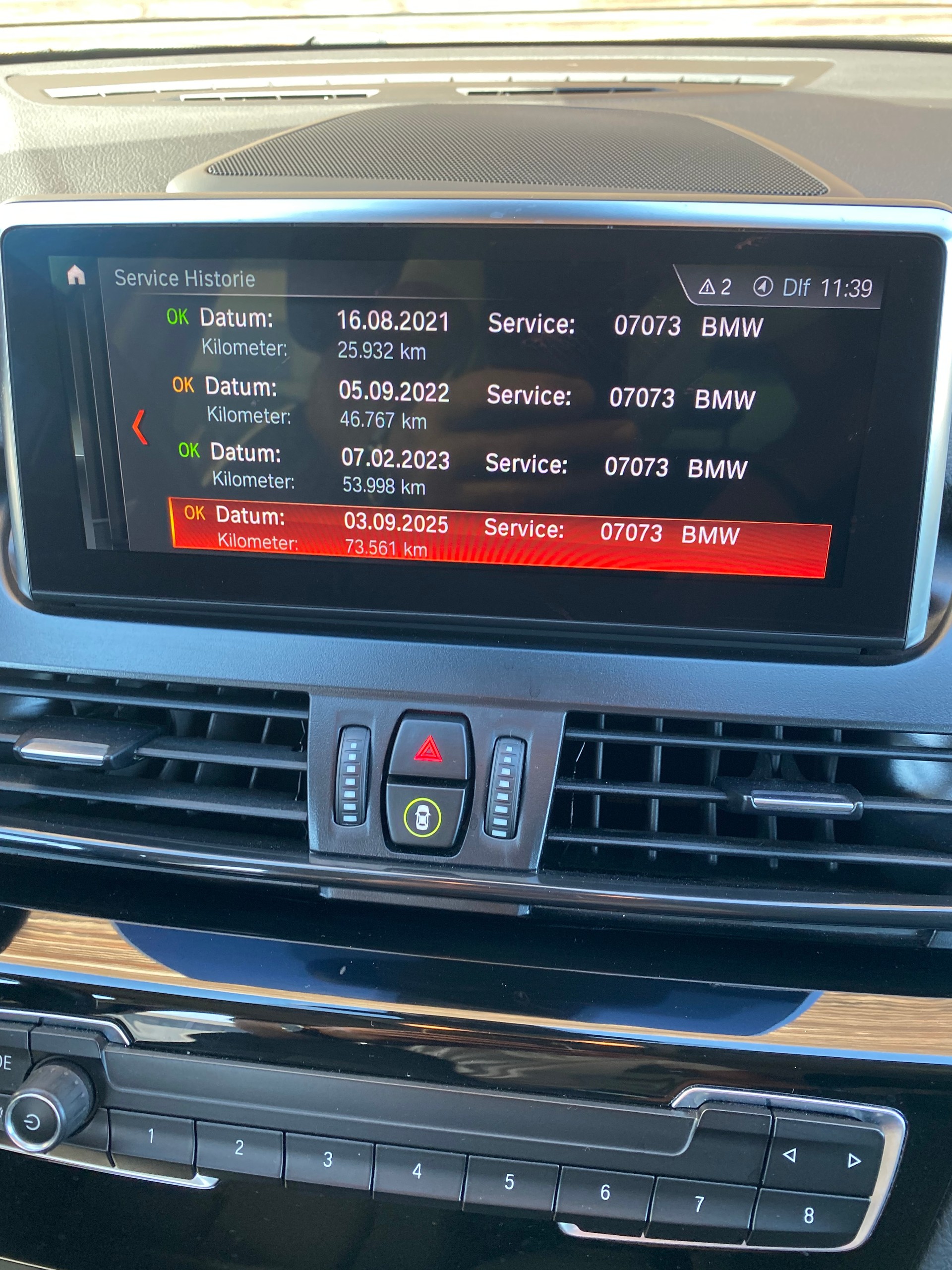 BMW 218i Active Tourer DKG Essential Edition-image-10