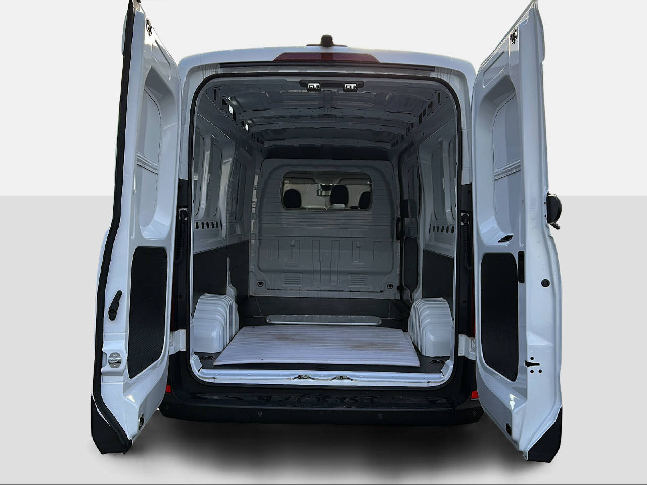 MAXUS Deliver 9 Kaw. L3H2 2.0 TD Comfort-image-12