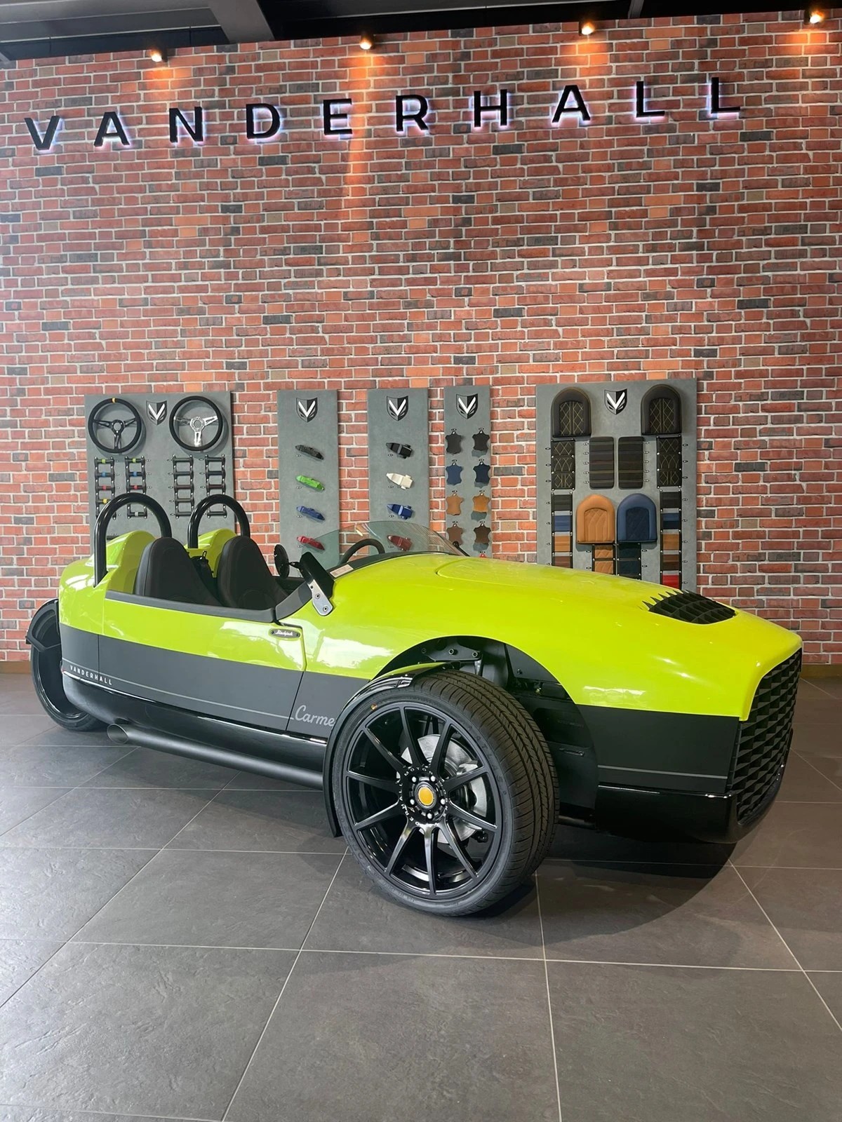 VANDERHALL Carmel Black Jack-image-4